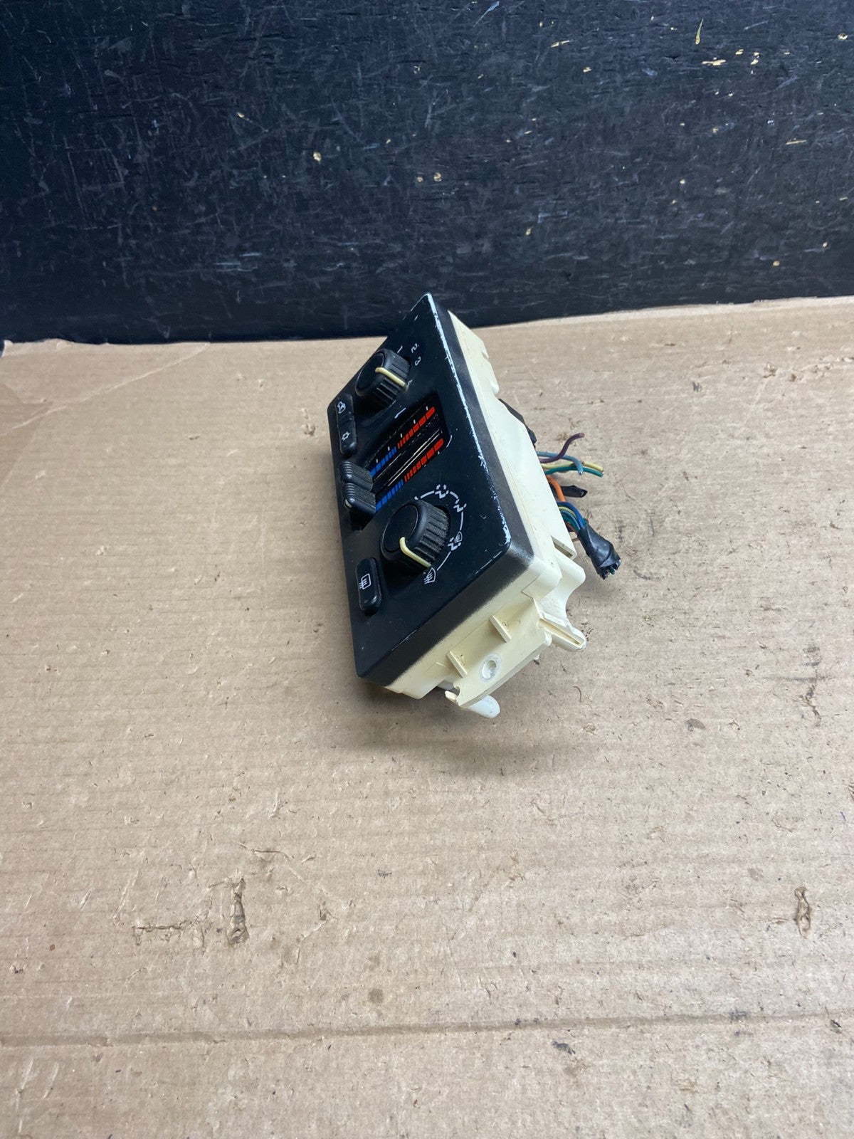 2003 to 2006 Chevrolet Silverado HVAC Heater Climate Control Module AH5402 DG2