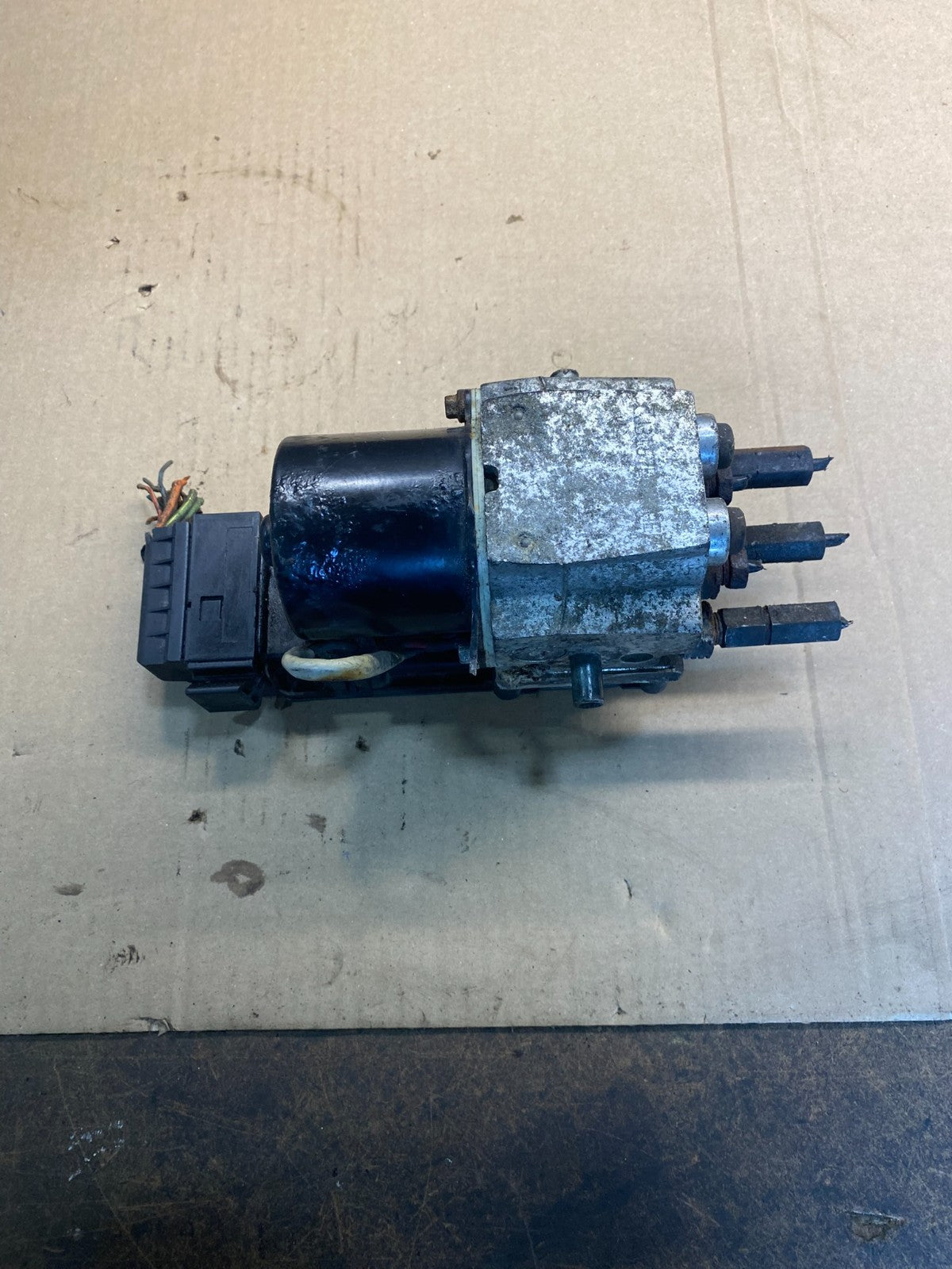 1999 to 2000 Ford F250 F350 SRW ABS Pump Control OEM 2c342c346be ac0941 DG1