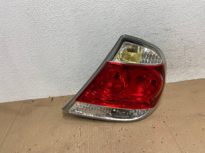 2005 to 2006 Toyota Camry Tail Light Right Passenger Side AE9201 LK2