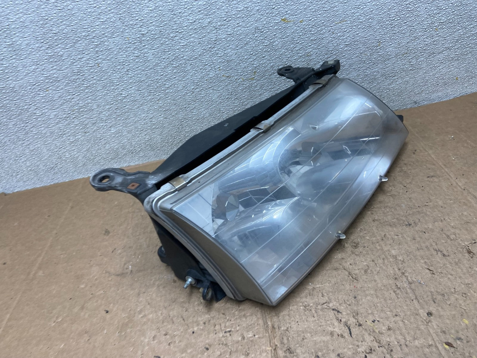 1998 to 1999 Toyota Avalon Halogen Right Passenger Rh Headlight Oem AA4127 DW2