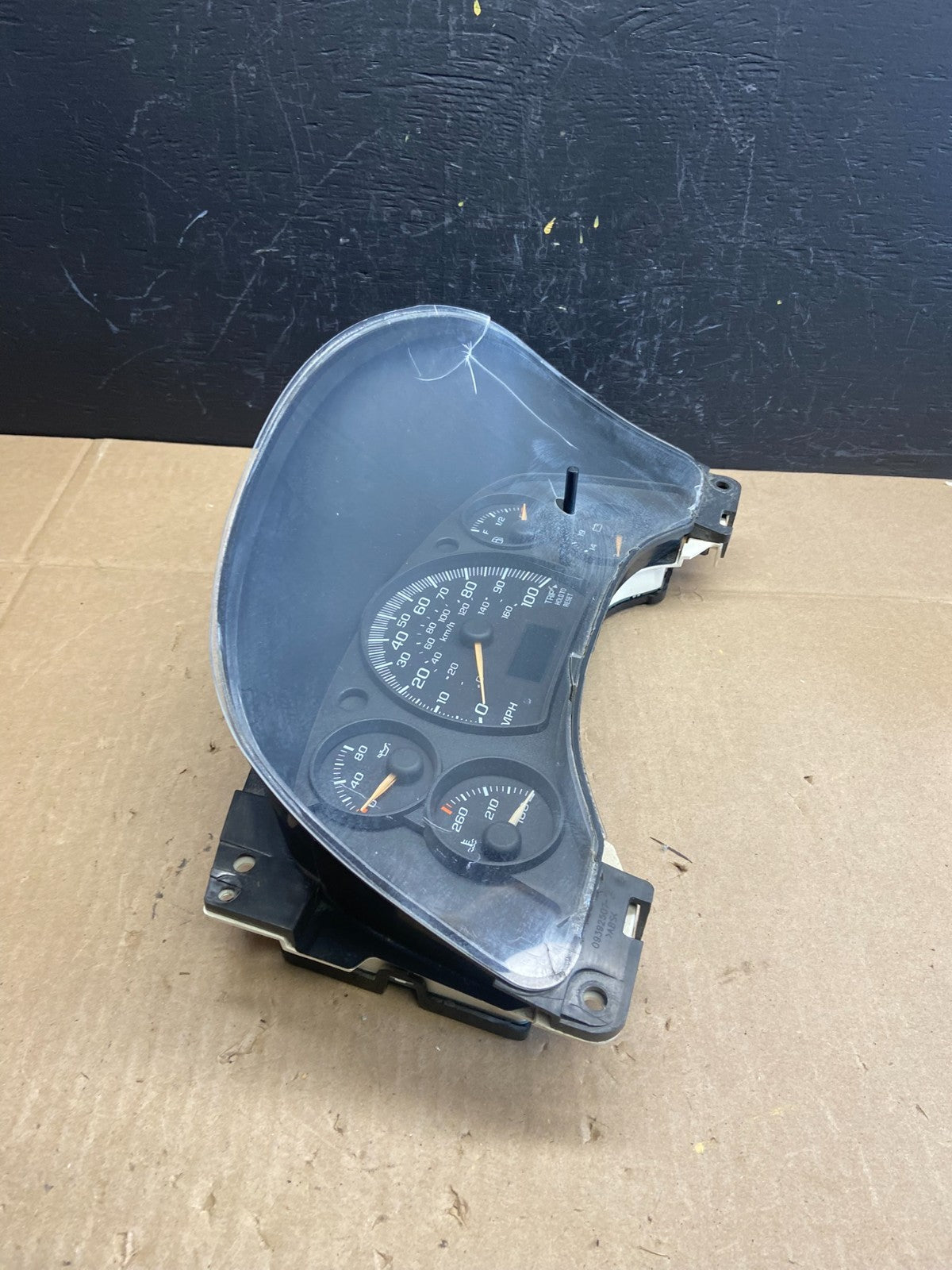 2004 to 2007 Chevrolet Express Speedometer Cluster Gauge AB9388 DG4