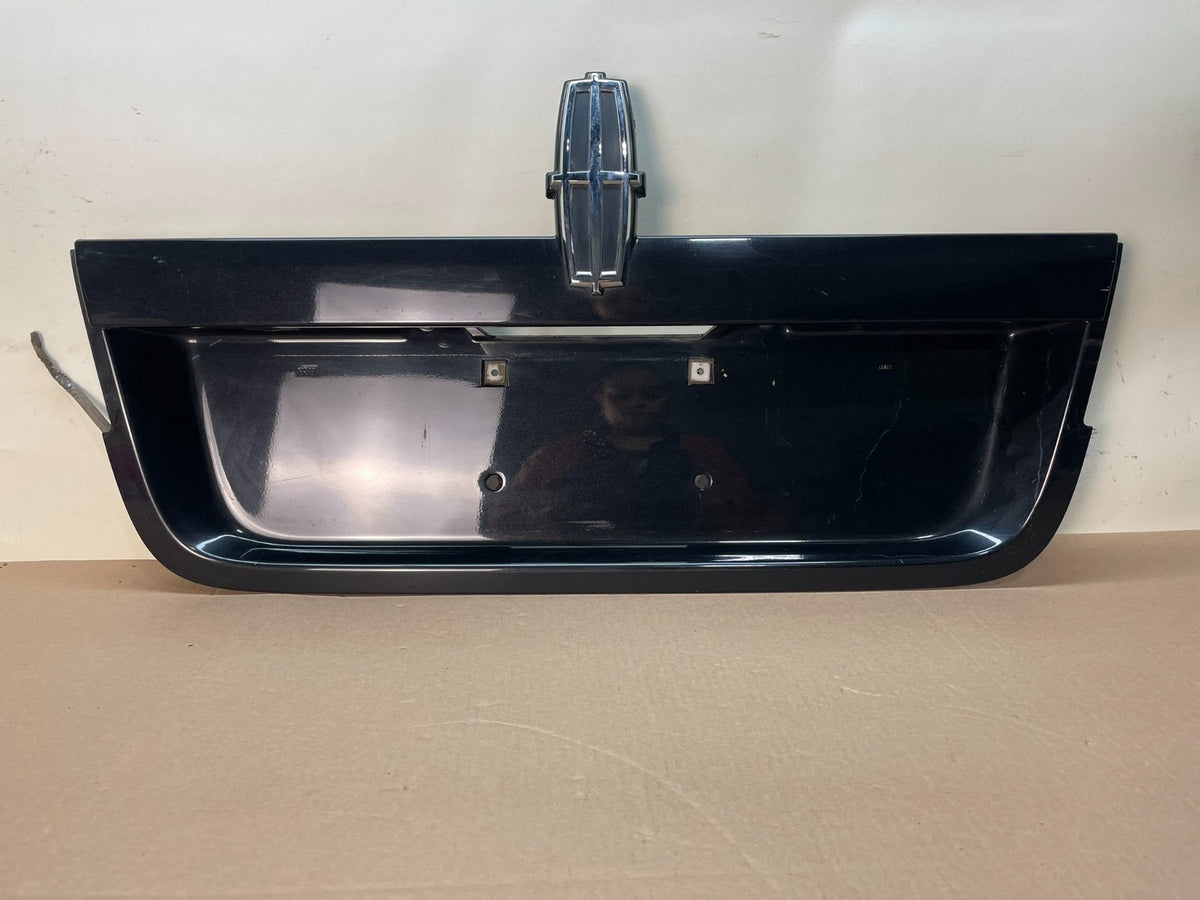 2007 to 2014 Lincoln Navigator Trunk Liftgate License Plate ai8597 DG0