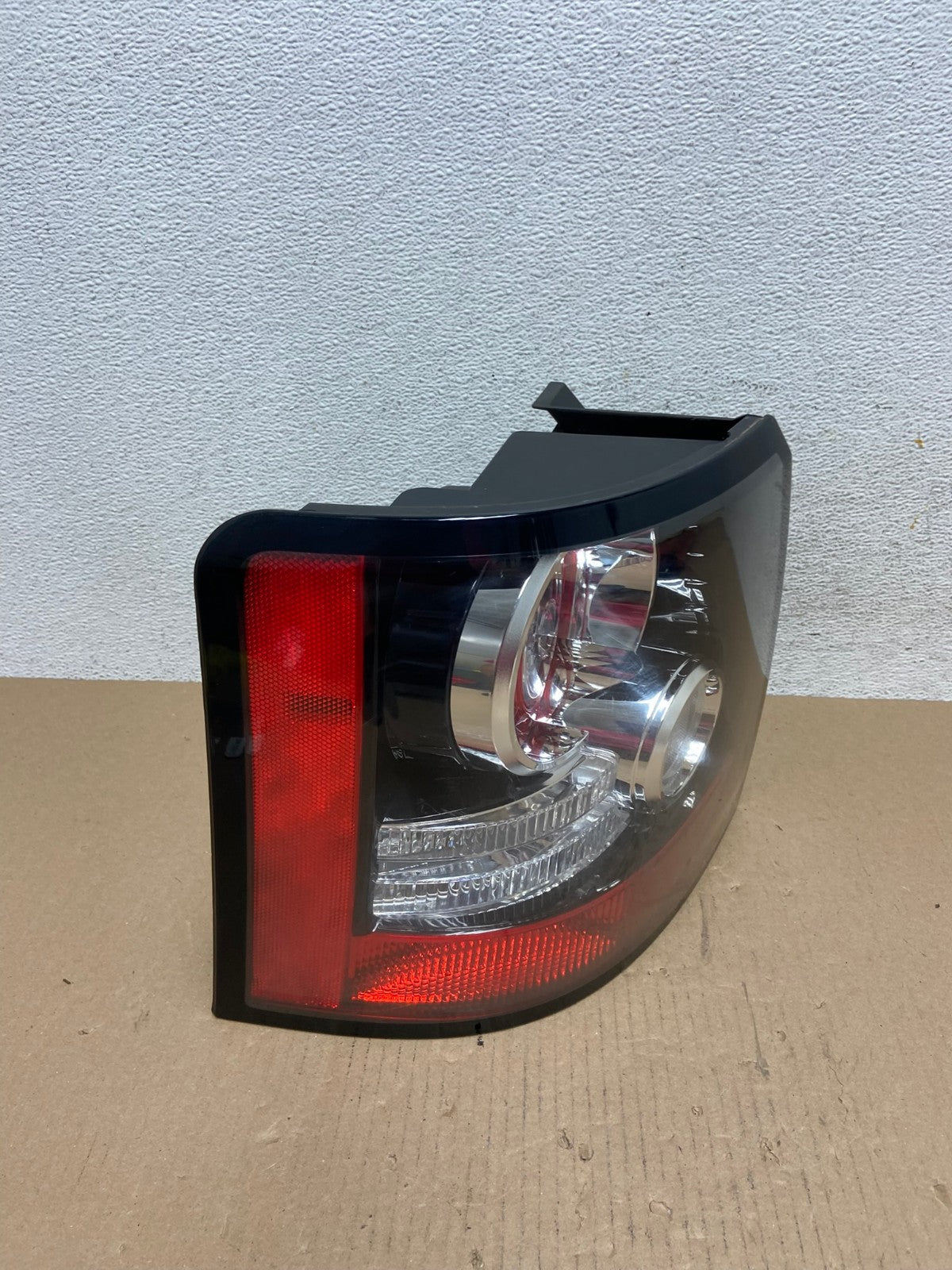 2010 - 2011 Land Rover Range Rover Sport Left Driver Tail Light AE7227 LK2