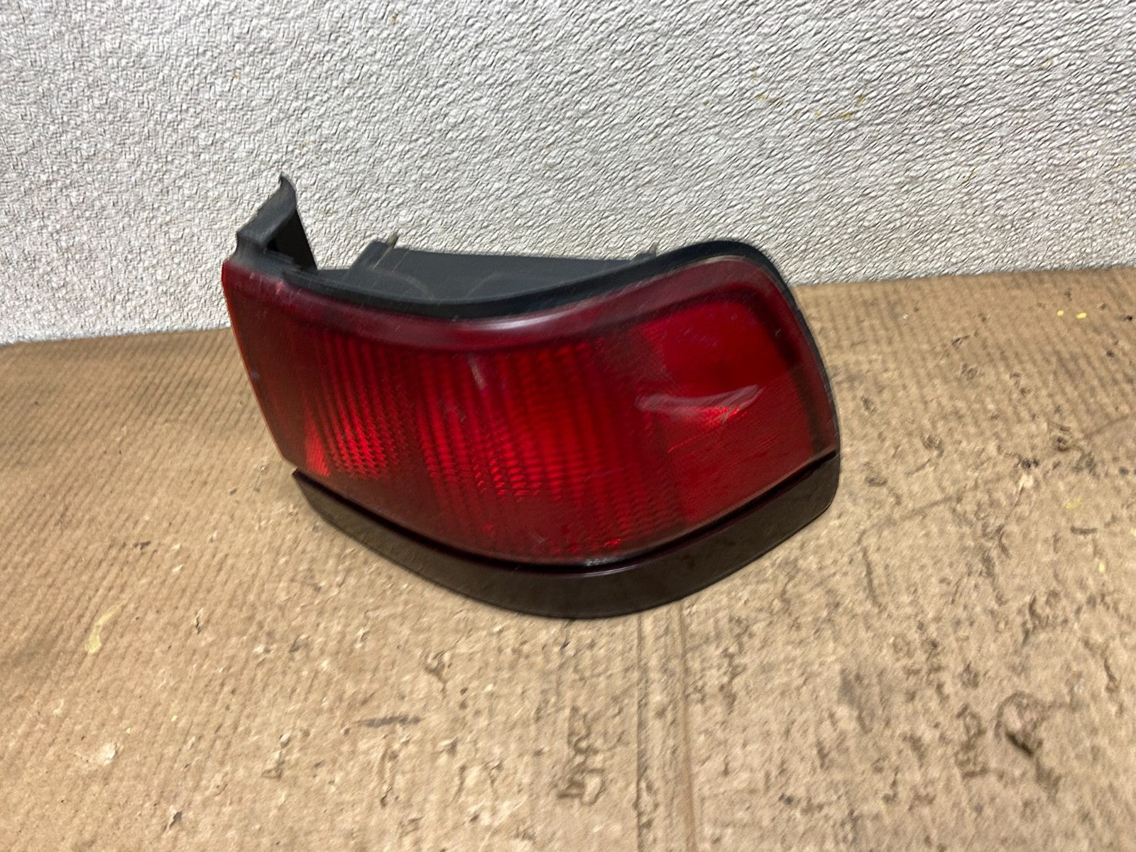 1995 to 1996 Mercury Tracer Right Passenger RH Tail Light AA8518 DG0