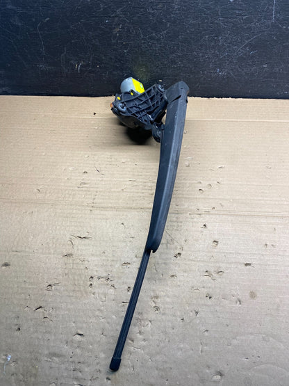 2007 to 2013 BMW X5 E70 Rear Windshield Wiper Motor ad9470 DG2