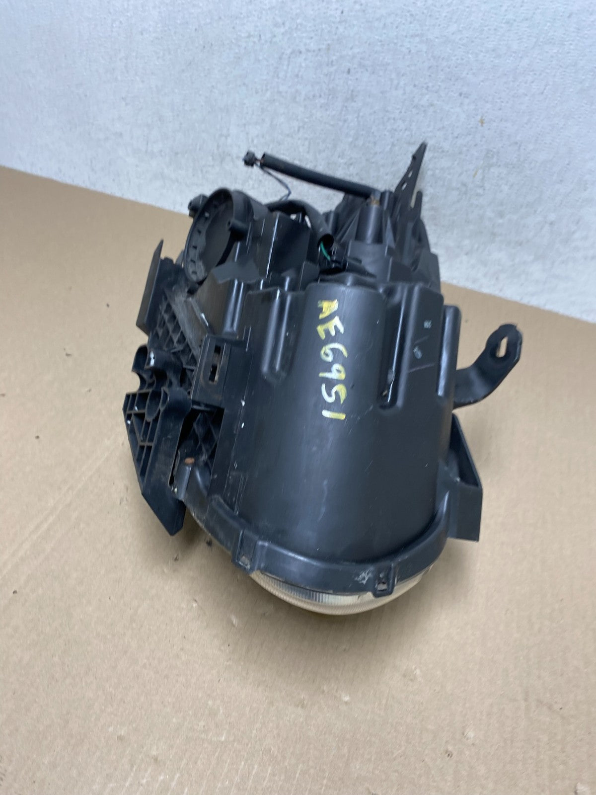 2008 to 2013 Nissan Rogue Left Driver LH Halogen Headlight AE6951 DW6