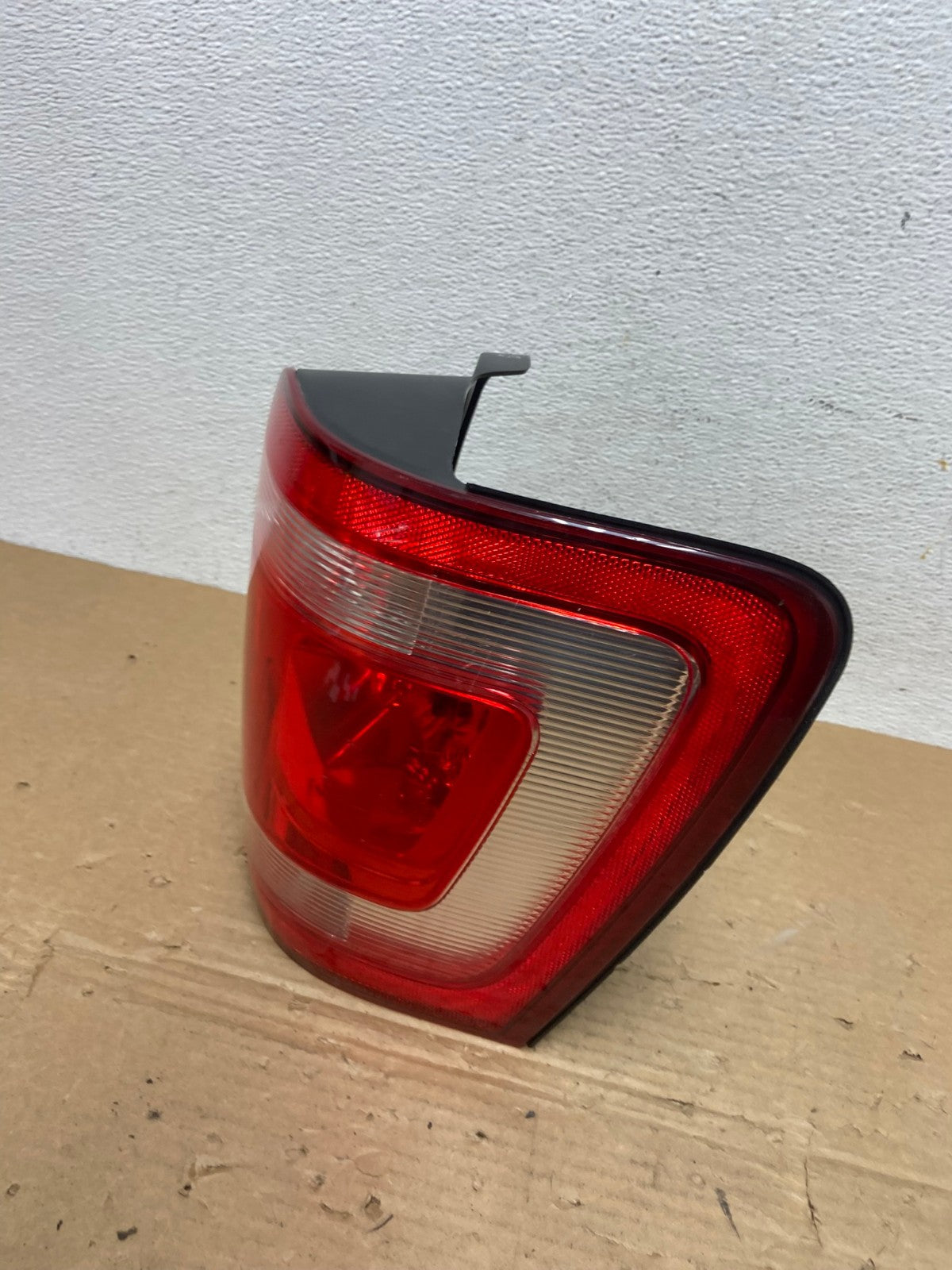 2008 to 2012 Ford Escape Right Passenger RH Side Tail Light AD4038 LK1