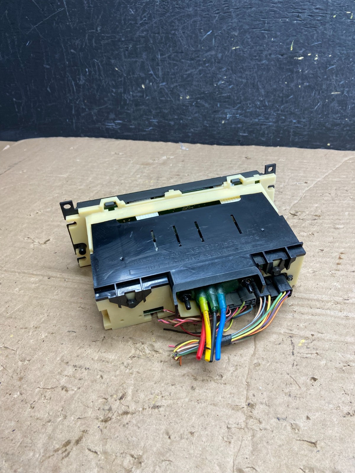 1998 to 2002 Lincoln Town Car Climate Control Panel AF2353 DG3
