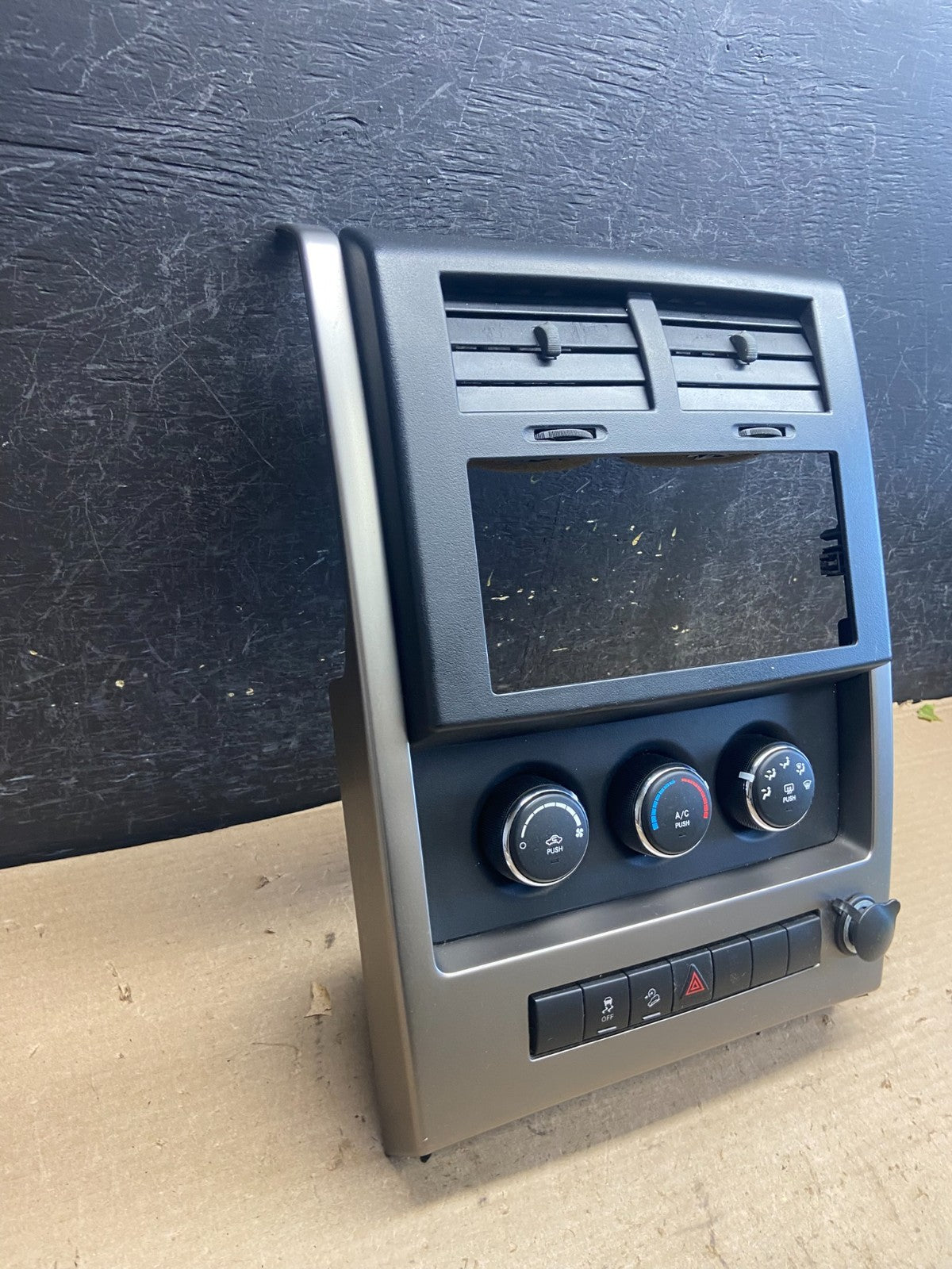 2008 to 2012 Jeep Liberty Dash Climate Temperature Control Radio Bezel AH5358 DG2
