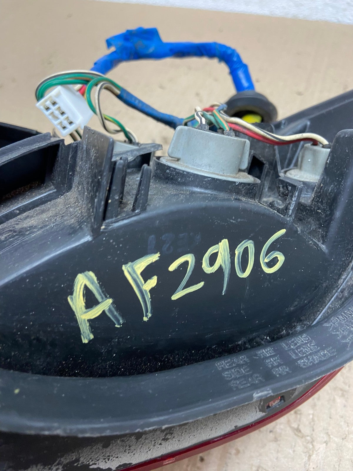 1998 1999 2000 Lexus LS400 Left Driver LH Side Tail Light AF2906 LK9