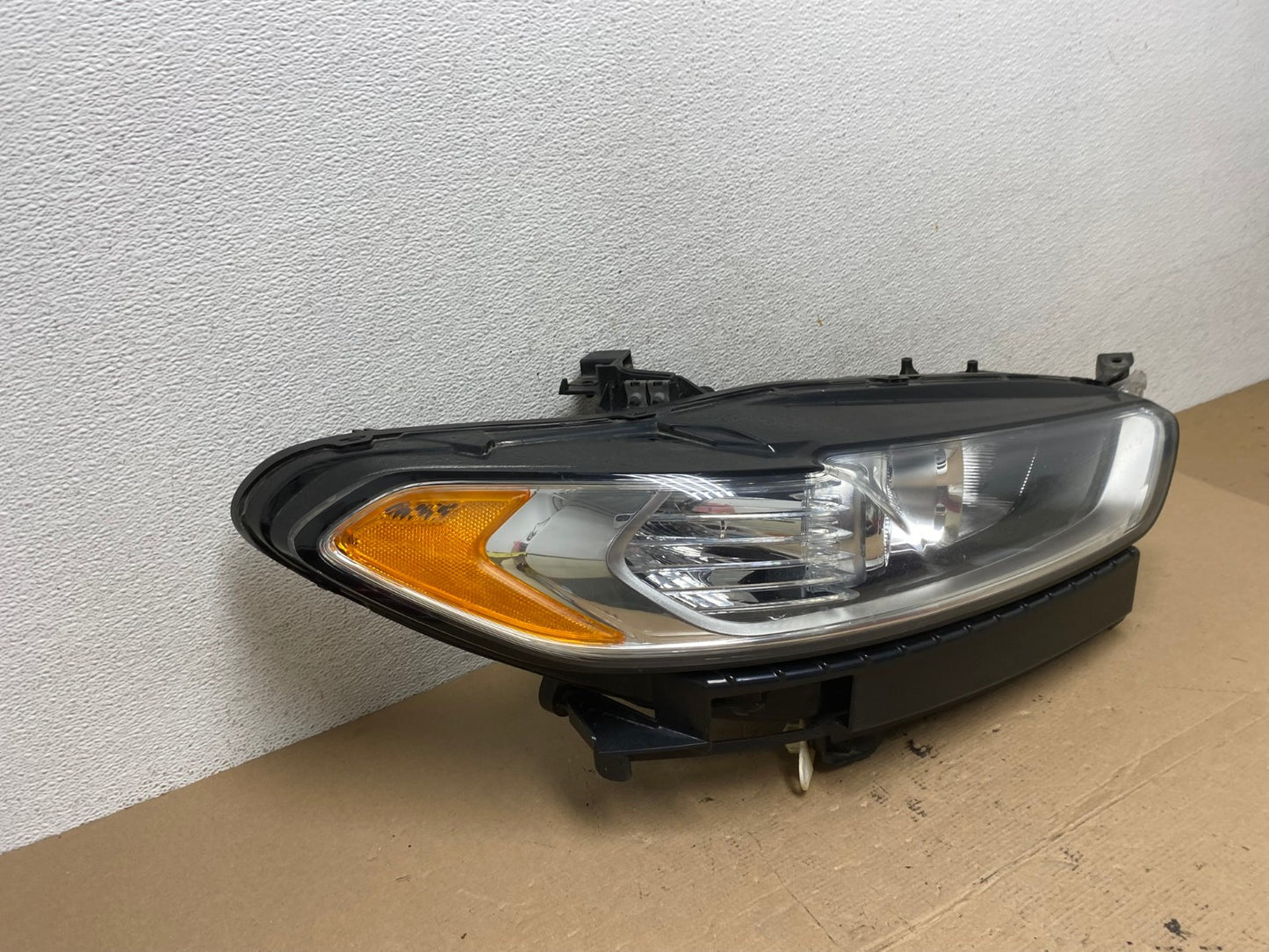 2013 to 2016 Ford Fusion Right Passenger Rh Side Headlight AF4459 LK2