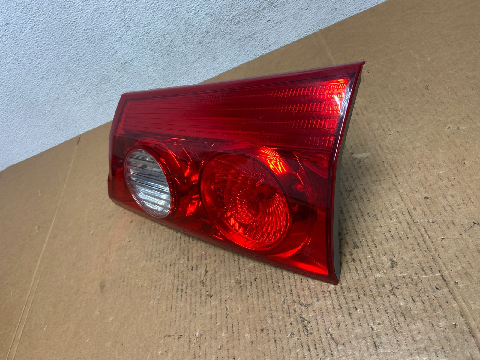 2006 - 2010 Toyota Sienna Right Passenger Side Rh Inner Tail Light AE0231 LK1