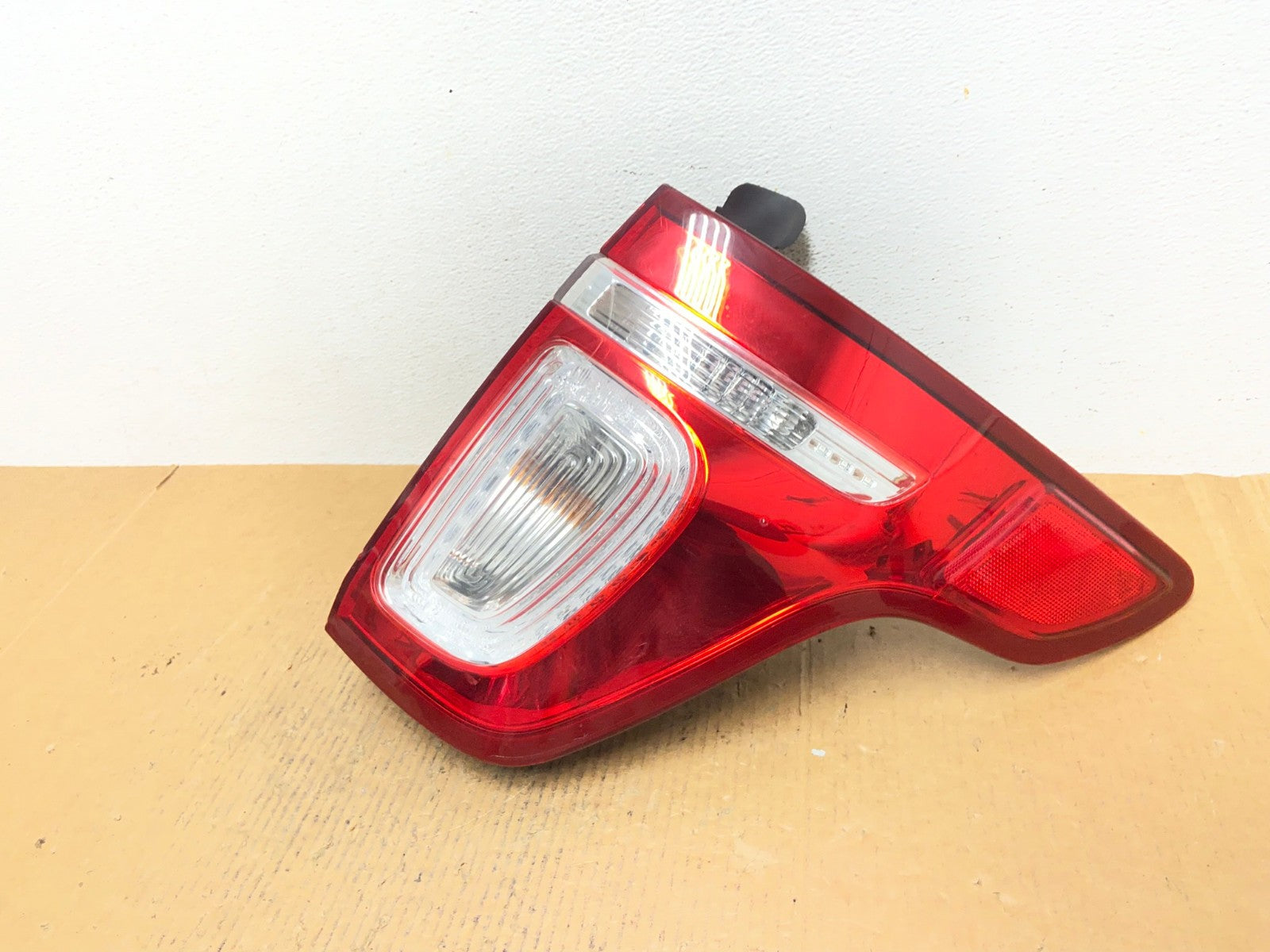 2011-2015 Ford Explorer Police Package Right Passenger Tail light AE1148 LK0