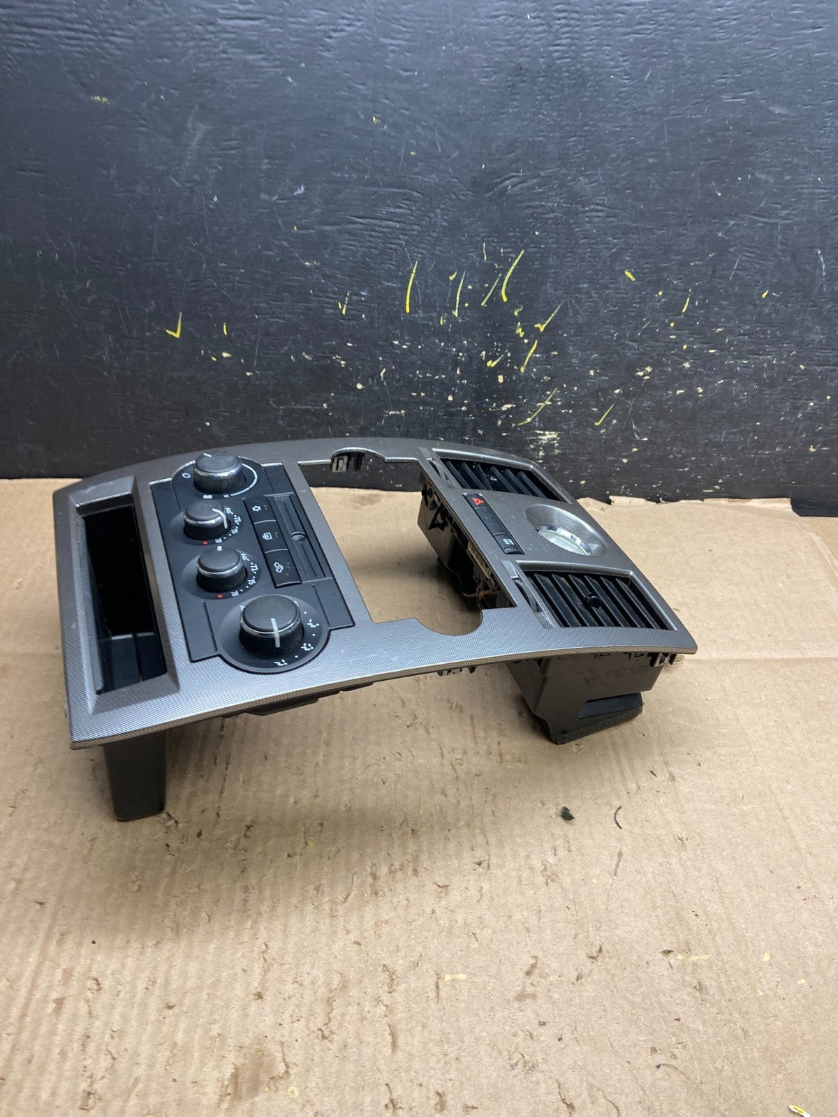 2005 to 2007 Chrysler 300 Dash Heater A/C Climate Control Radio Panel y5421 DG3