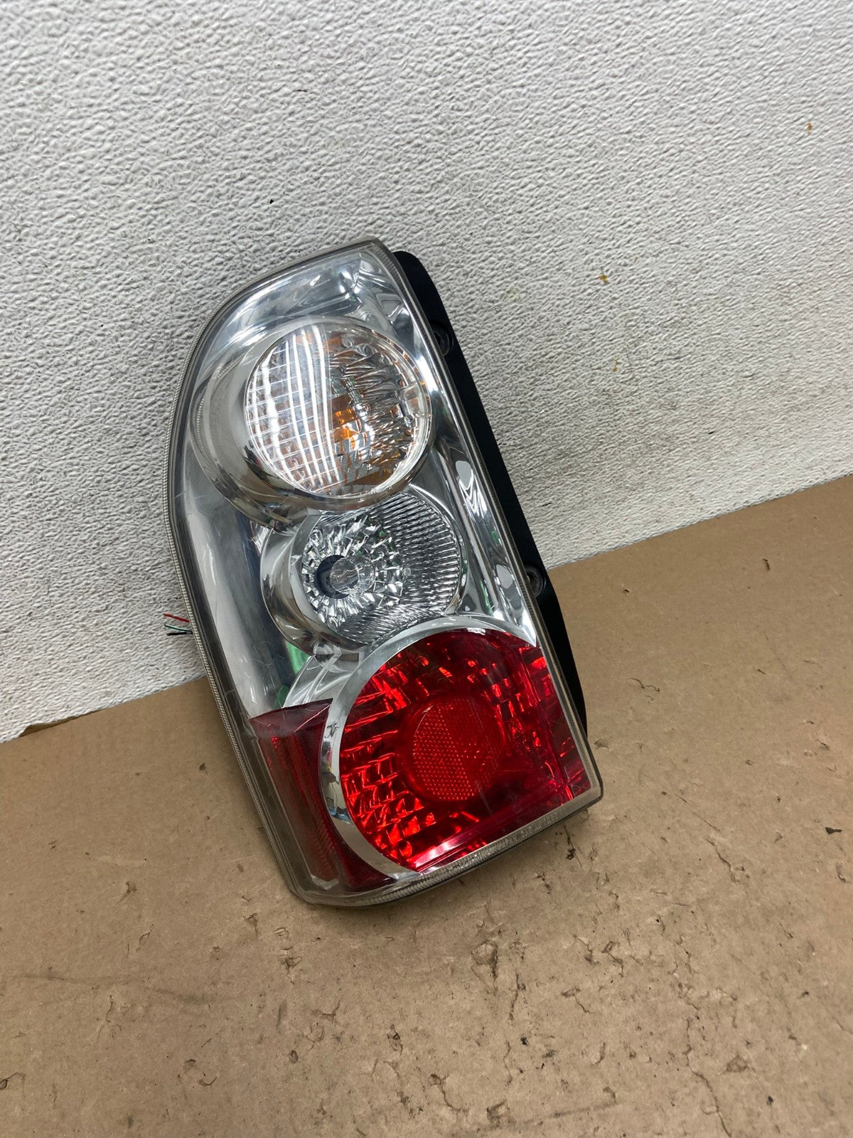 2004 2005 2006 Suzuki XL-7 Vitara Left Driver Side Tail Light AG4428 LK2