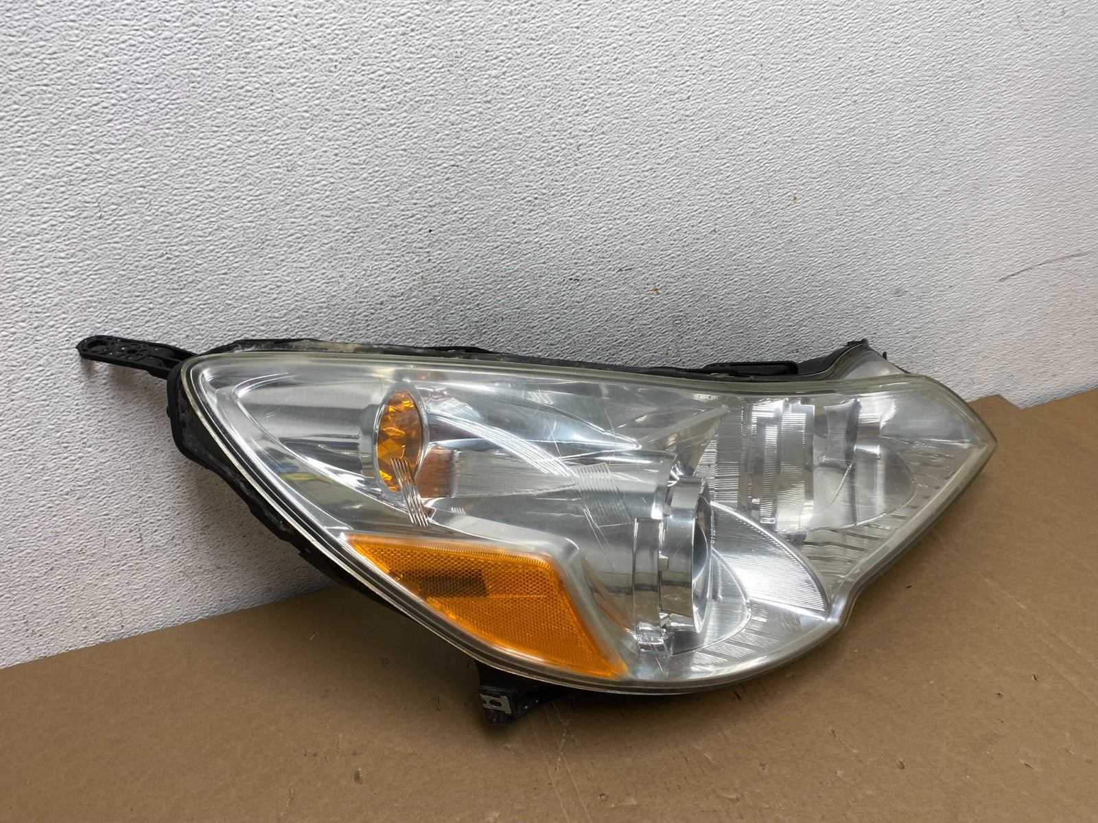 2010-2012 Subaru Legacy Outback Right Passenger Headlight AD7877 DW2