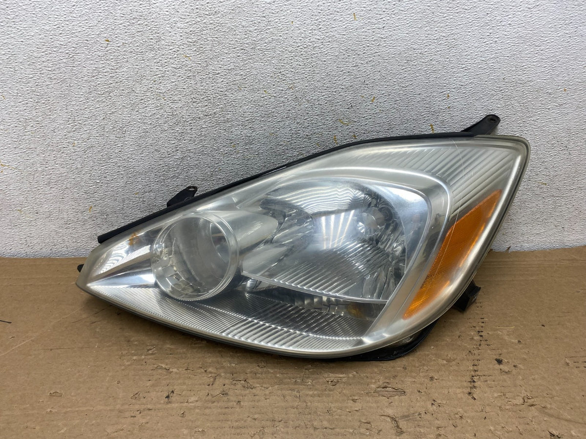 2004-2005 Toyota Sienna Left Driver LH Side Halogen Headlight AH9213 DW0