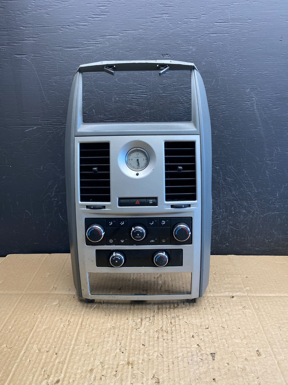 2008-2010 Chrysler Town Country Climate Control Panel Center Dash Trim AC9641 DG0