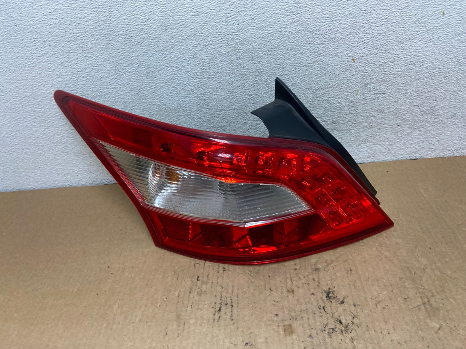 2009 2010 2011 Nissan Maxima Left Driver Lh Side Tail light AG2425 LK0
