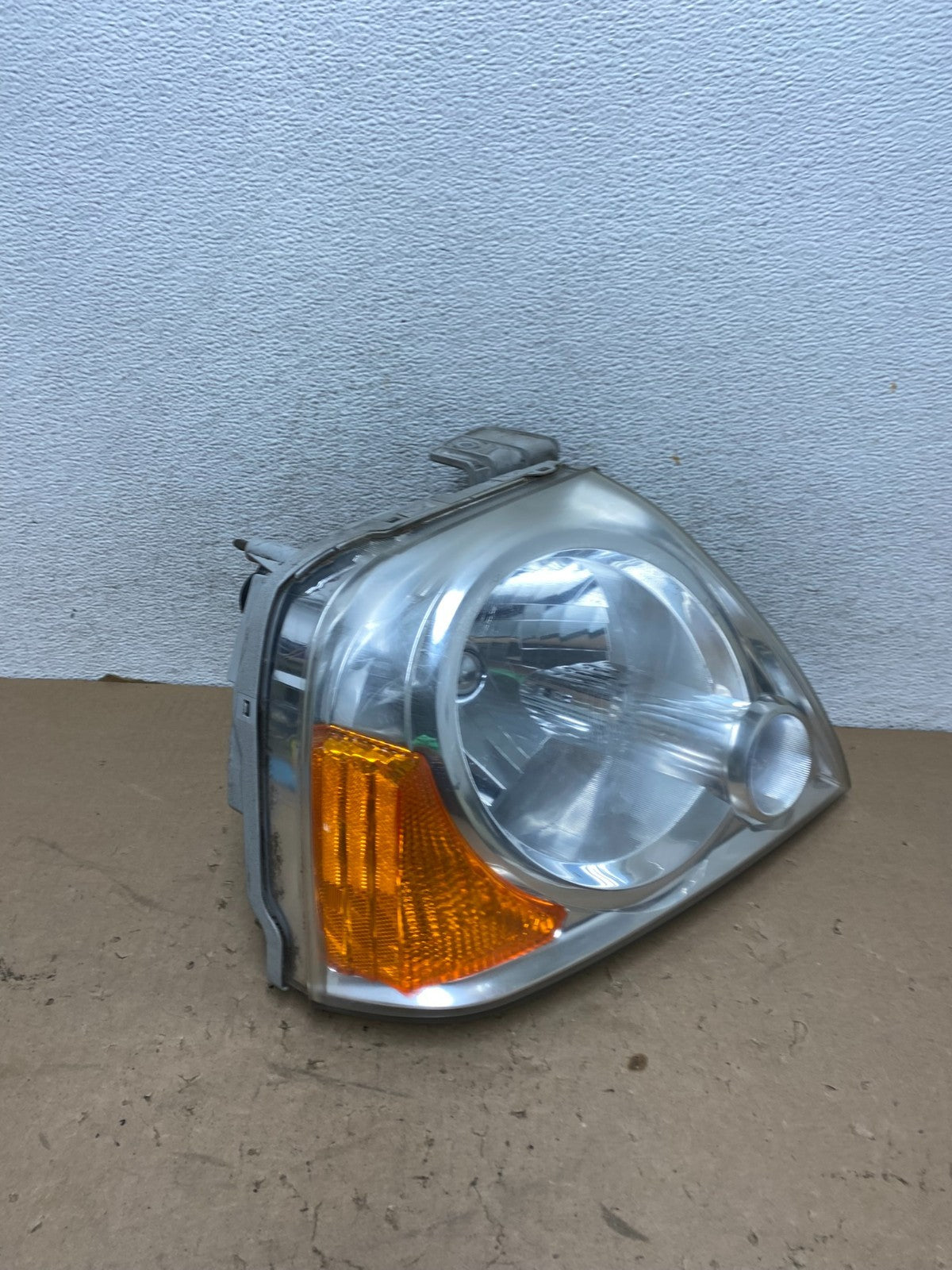 2004 - 2006 Suzuki XL-7 XL7 Right Passenger Side Halogen Headlight AG4293 DW2