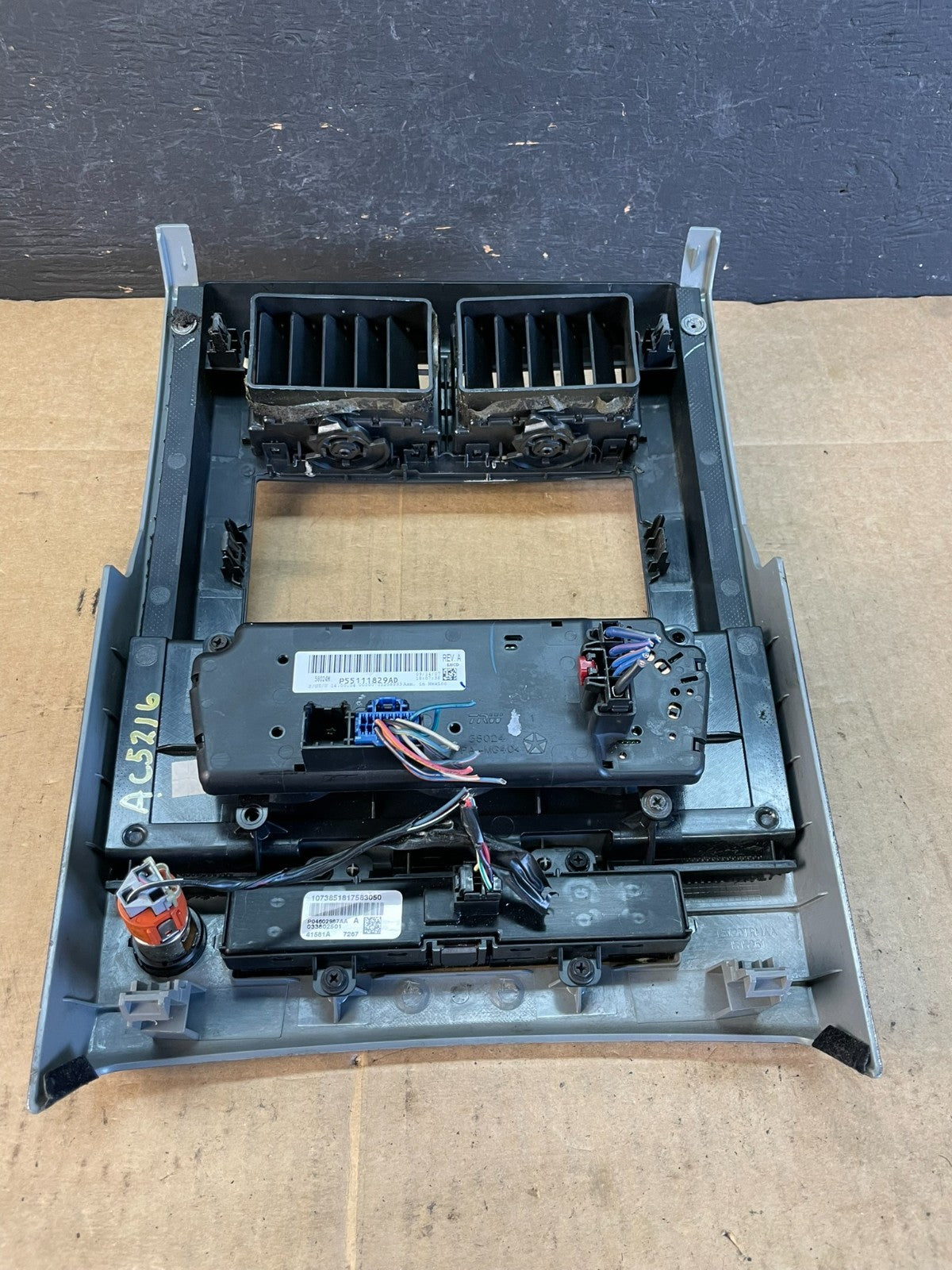 2008 to 2012 Jeep Liberty Dash Climate Temperature Control Radio Bezel AC5216 DG8