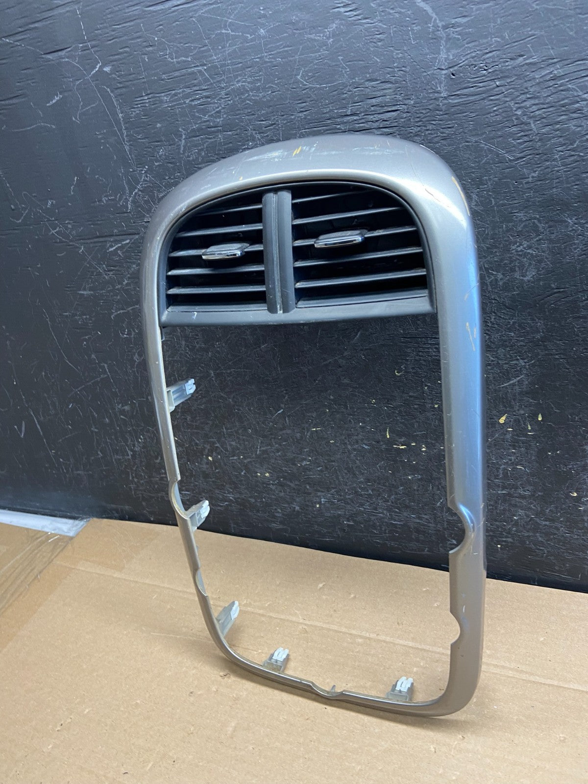 2013-2016 Chevrolet Malibu Center Radio Switch Air Vent Trim Bezel AG5129 DG1