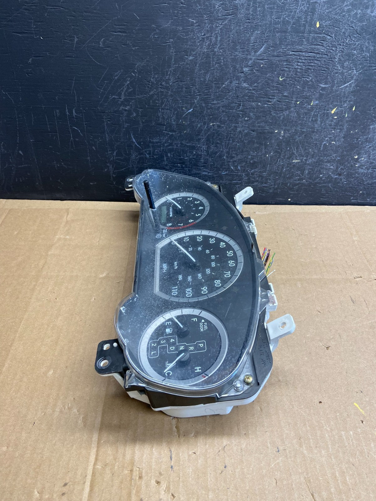 2004 2005 Toyota Sienna Speedometer Cluster Gauge AD2152 DG2