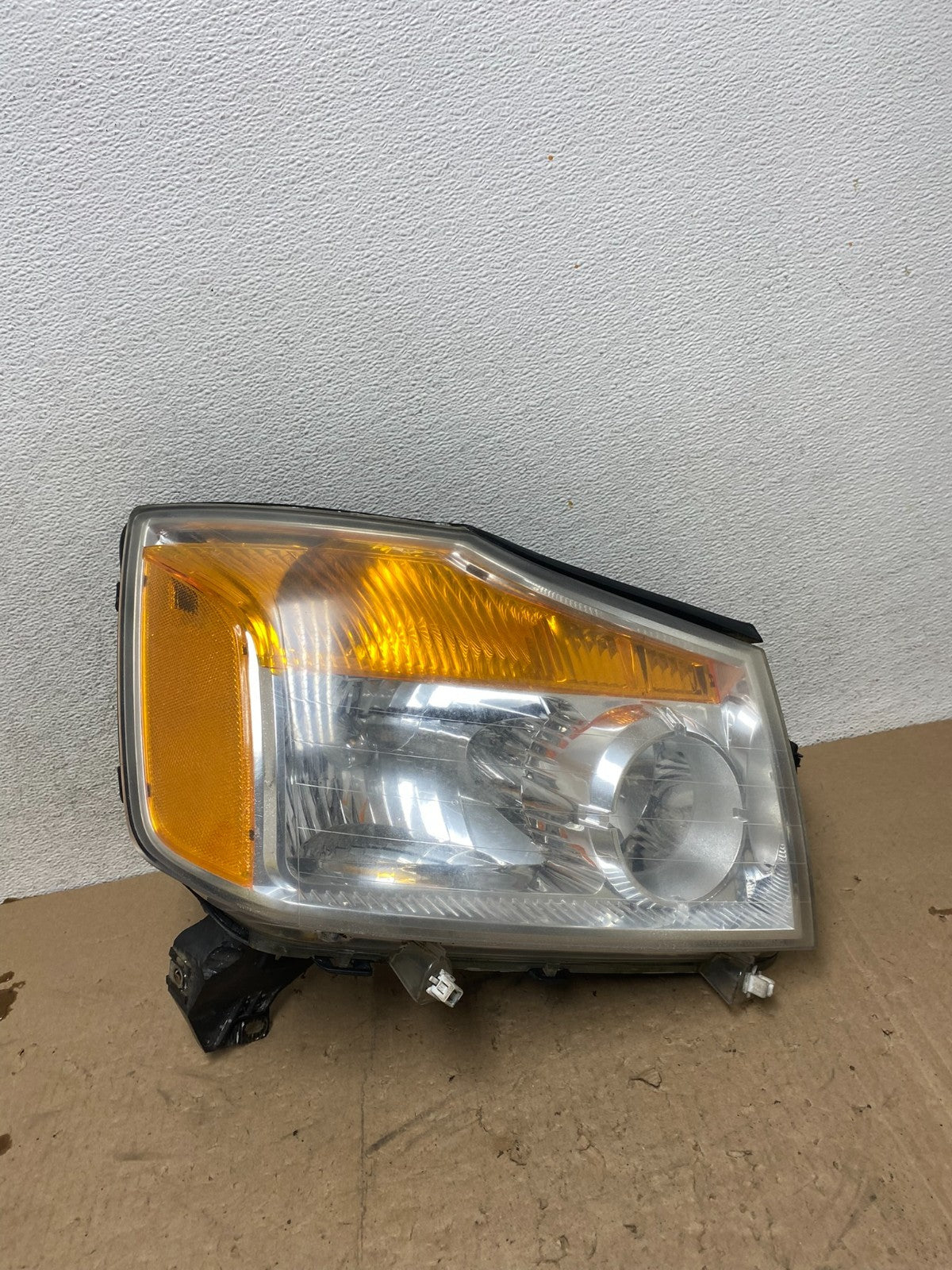 2008 - 2015 Nissan Armada Right Passenger RH Headlight Halogen AG5455 DW0