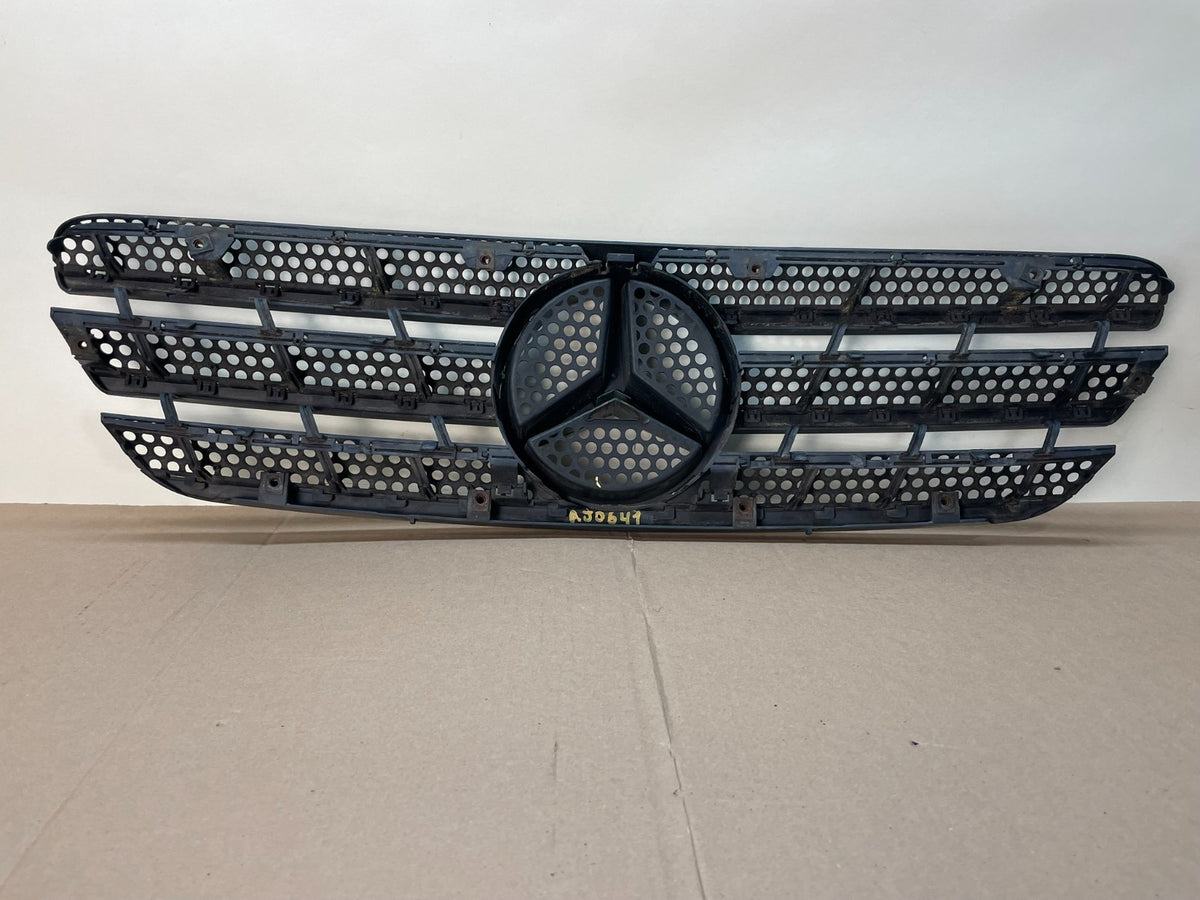 1998 to 2005 Mercedes-Benz ML320 Front Upper Grille Grill AJ0641 DG3