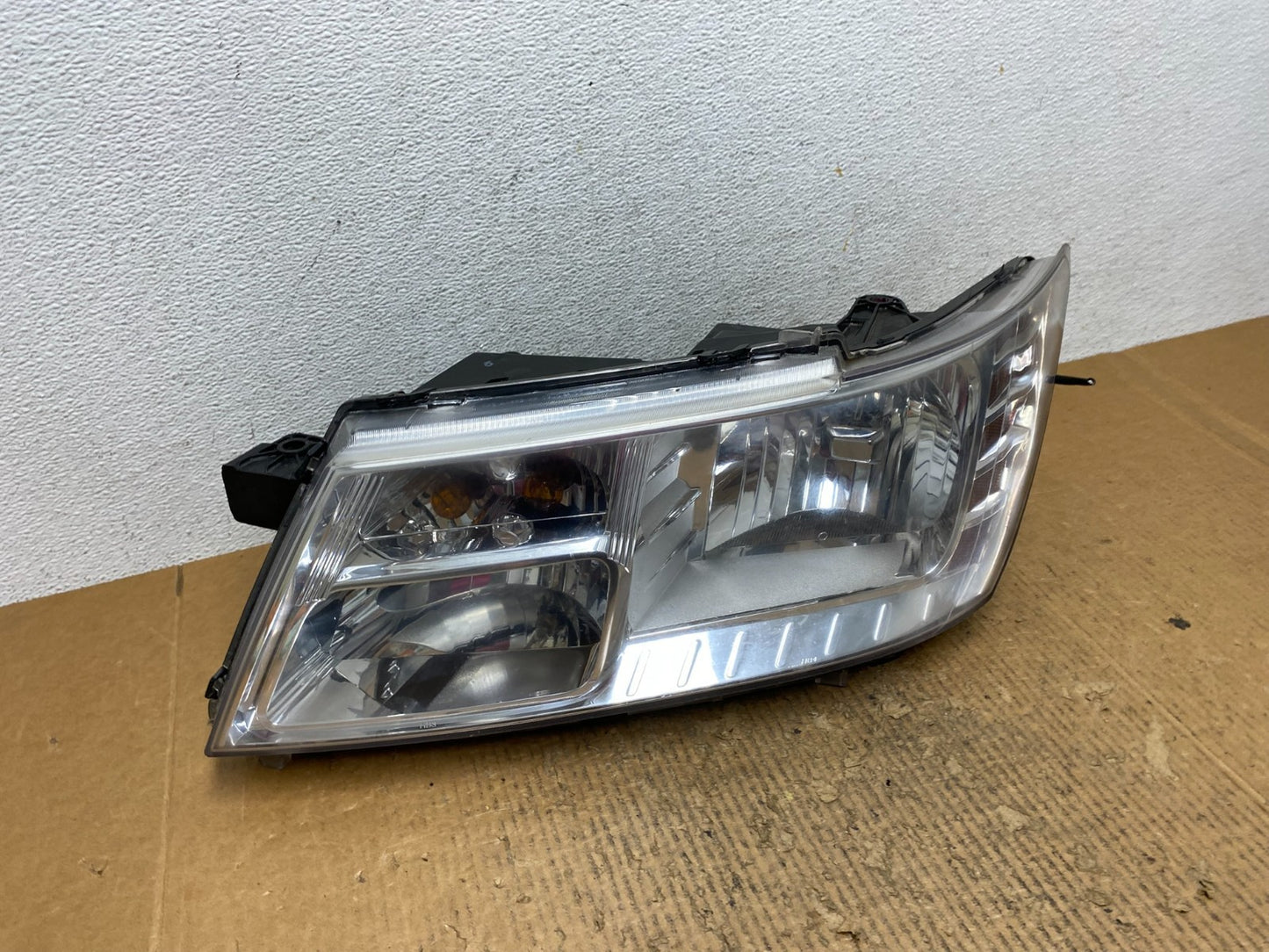 2009 to 2017 Dodge Journey Headlight Left Driver Lh Side Halogen AE2749 DW2