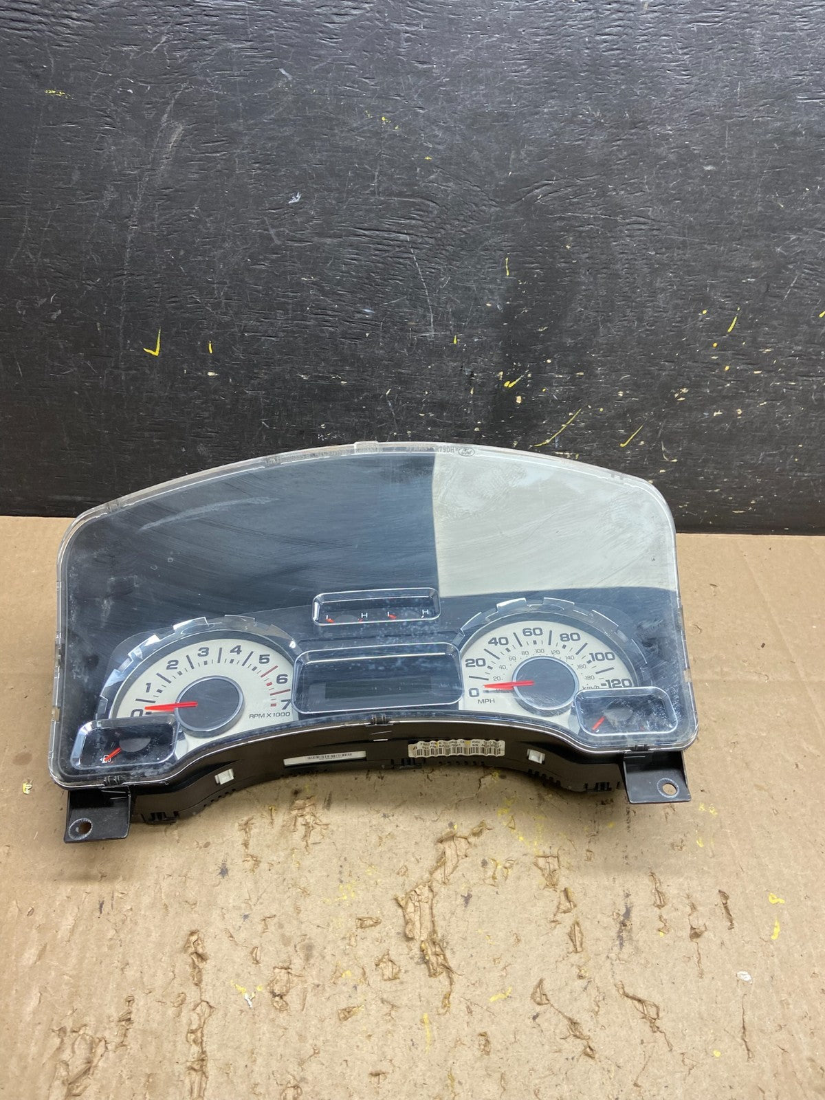 2007 to 2014 Ford Expedition Speedometer Cluster Gauge 7L1T-10849 u5656 DG0
