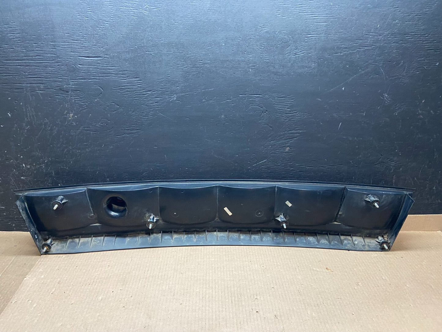 1993 to 1997 Chrysler Concorde Center Trunk Tail light E8579 PS6