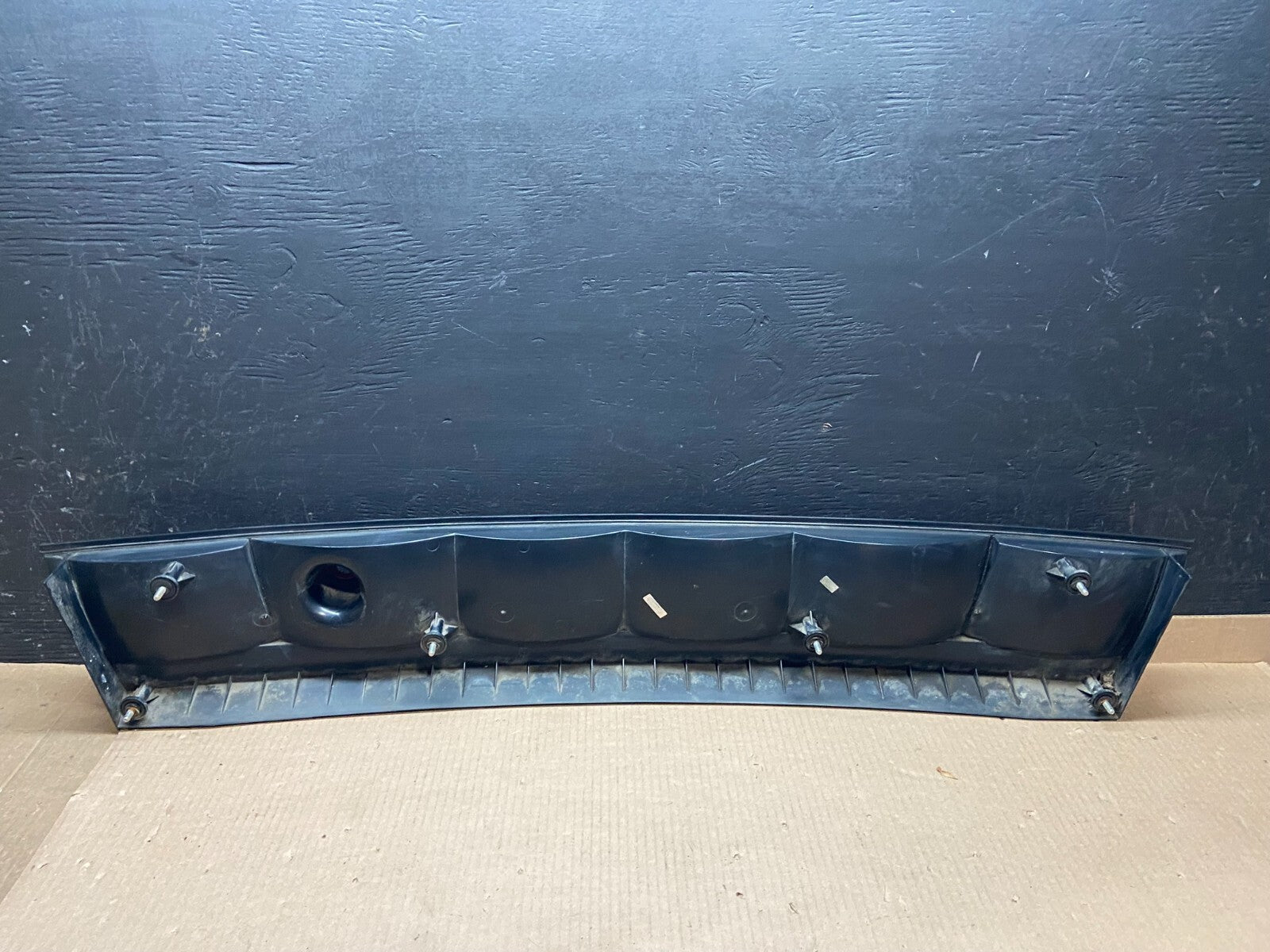 1993 to 1997 Chrysler Concorde Center Trunk Tail light E8579 PS6