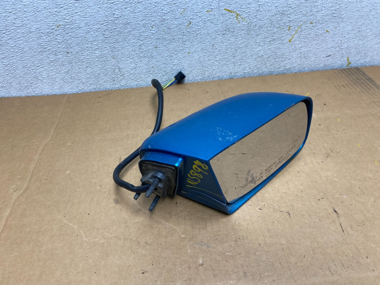 2004  2008 Pontiac Grand Prix Right Passenger RH Side View Door Mirror N5898  DG8