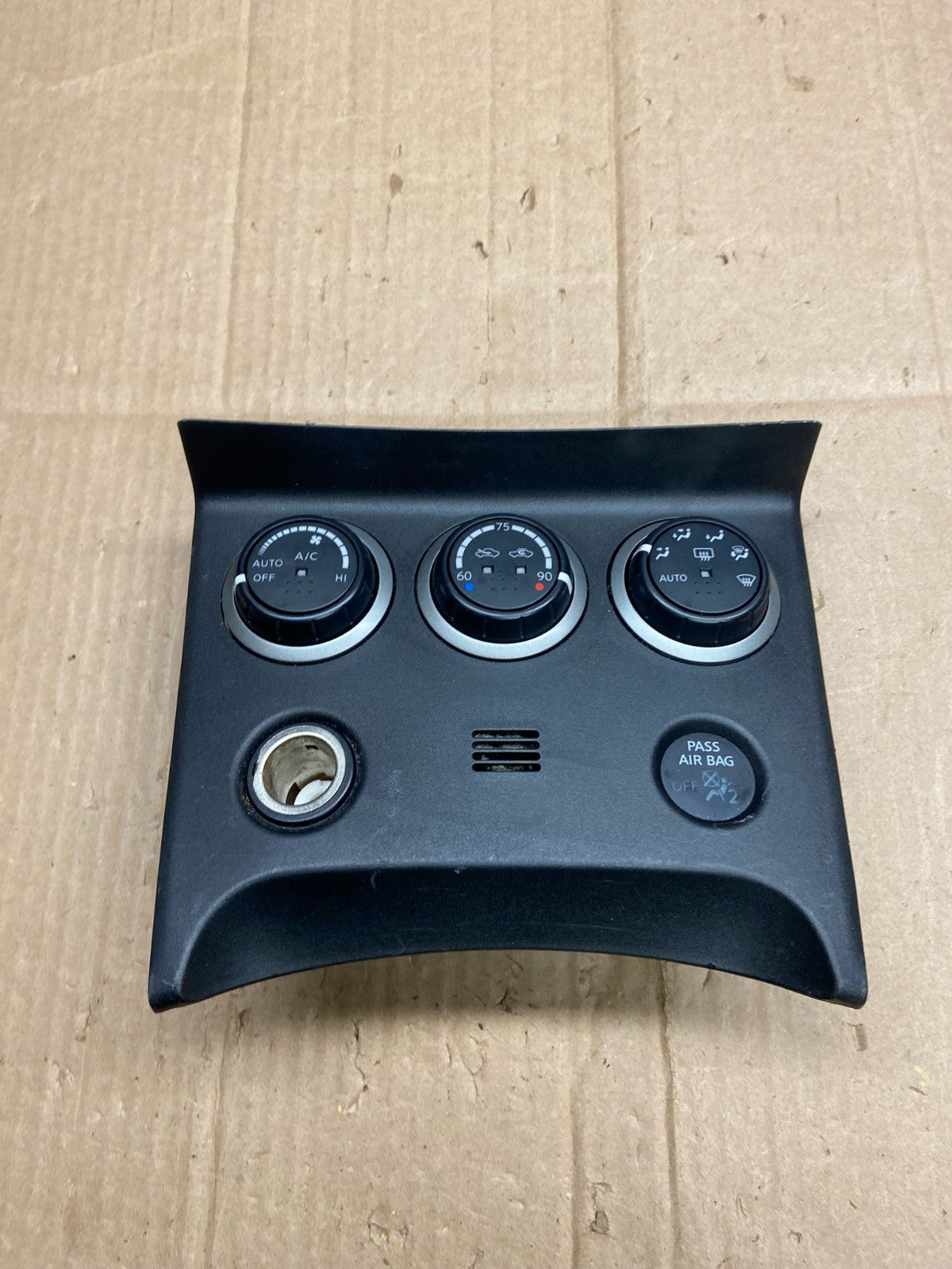 2011 to 2015 Nissan Rogue Heater Temperature AC Climate Control OEM AA4814 DG0