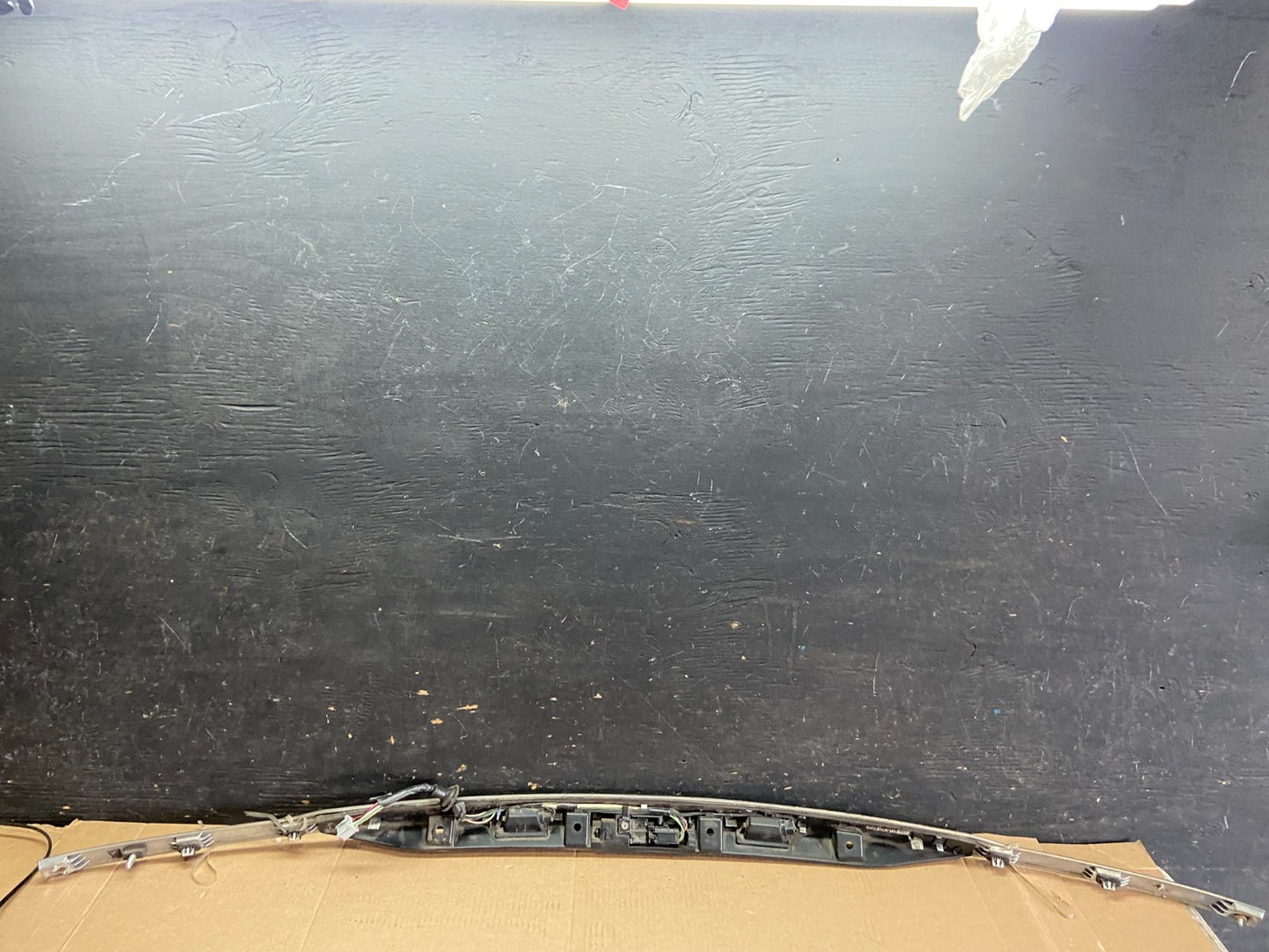 2011 to 2014 Ford Explorer Rear Tailgate Gate Trim Molding With Camera p3965 DG7