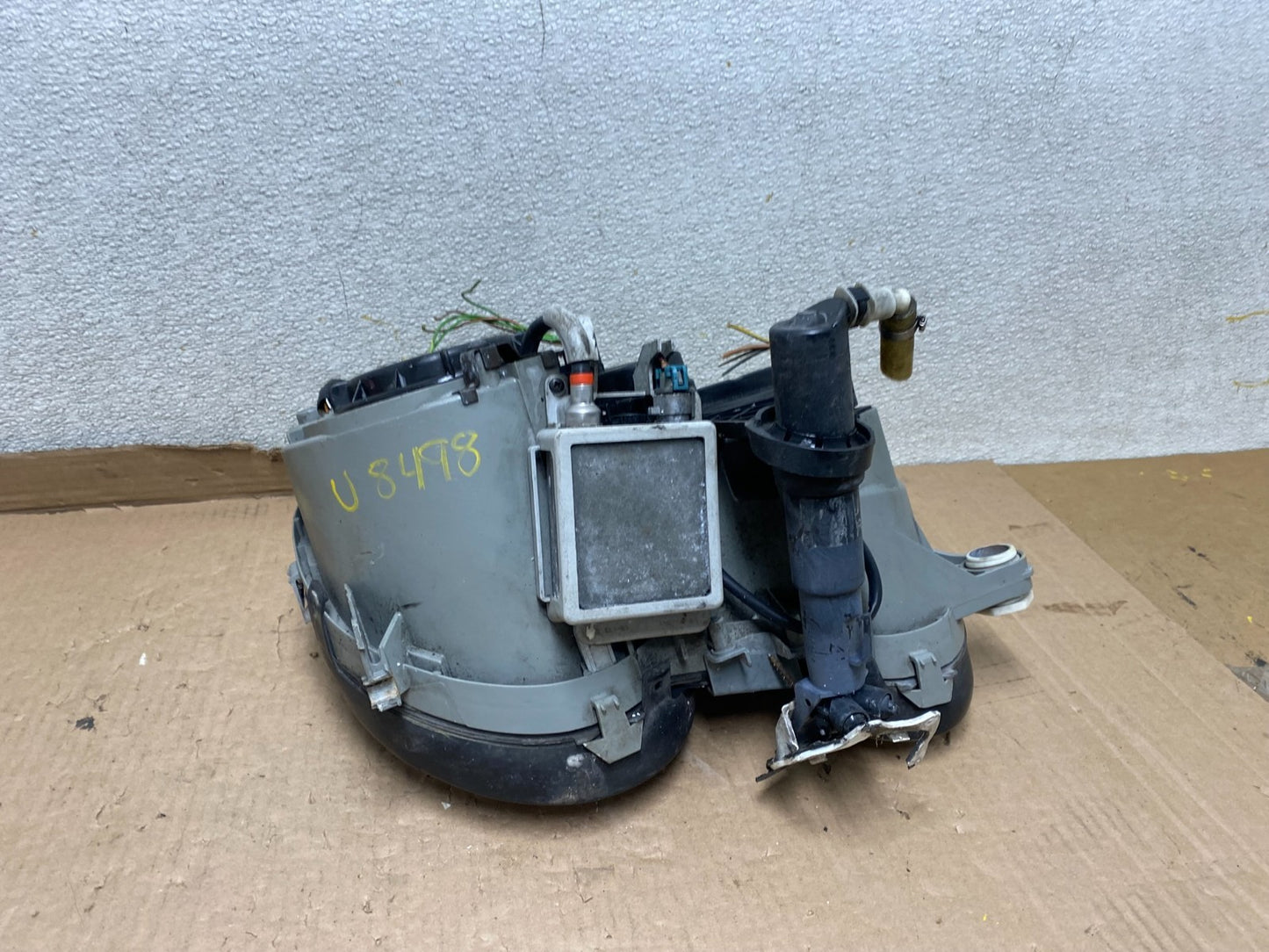 1997-1999  Mercedes E E320 E430 Left Driver LH Side Headlight Xenon U8498 DW10