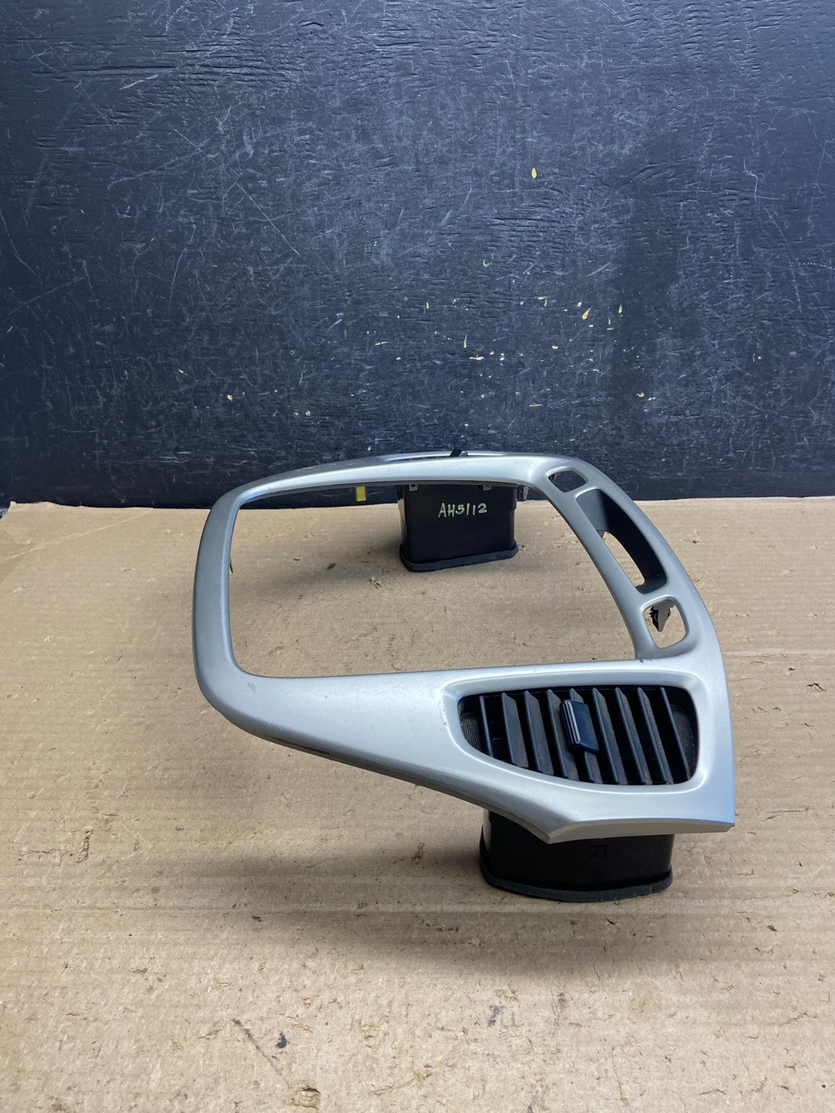 2001-2007 Toyota Highlander Radio Climate Dash Trim Bezel Air Vent AH5112 DW2