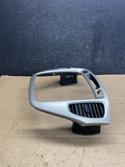2001-2007 Toyota Highlander Radio Climate Dash Trim Bezel Air Vent AH5112 DW2