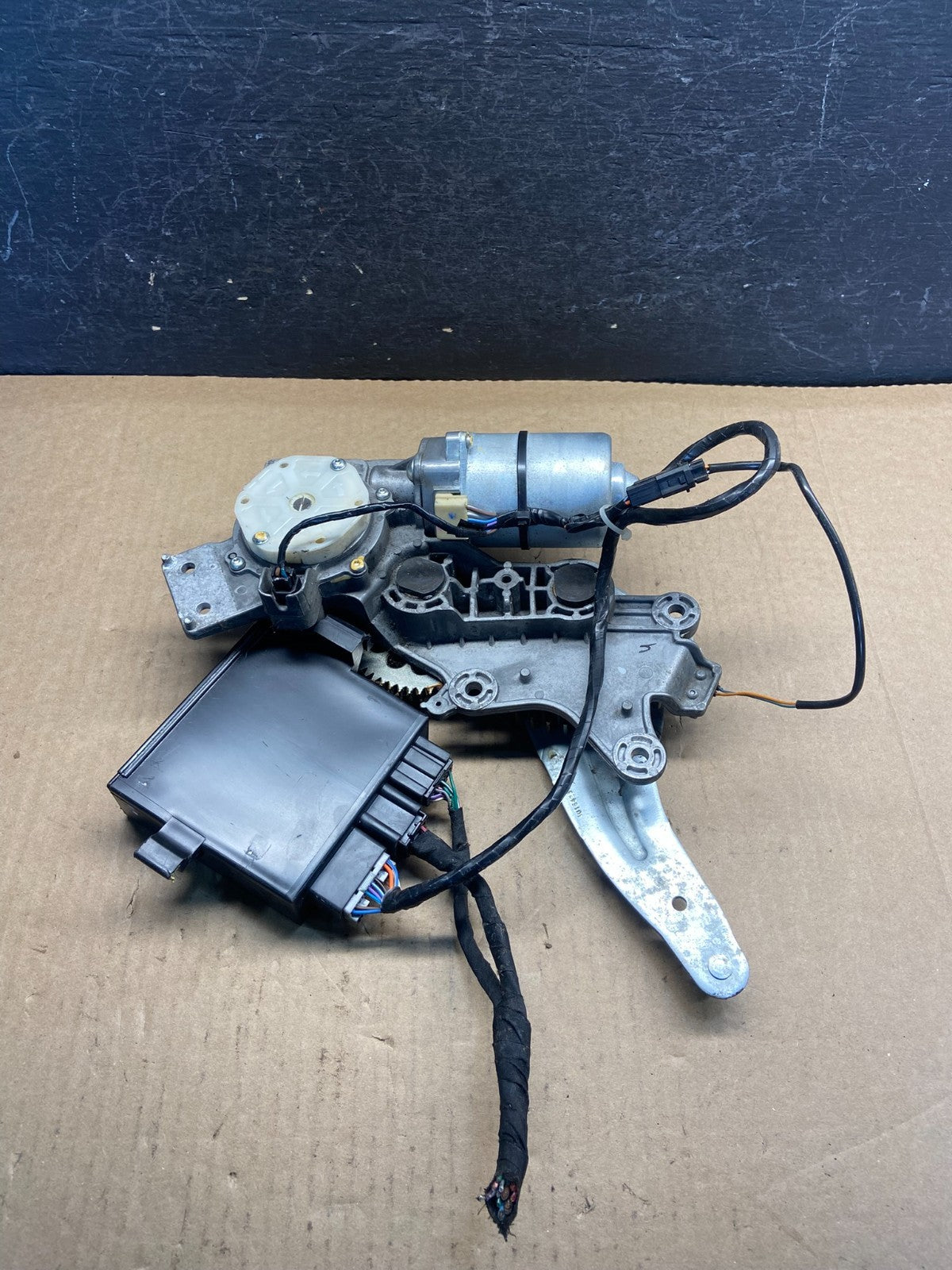 2009-2012 GMC Acadia Power Motor Liftgate Tailgate Control Module AF9221 DG0