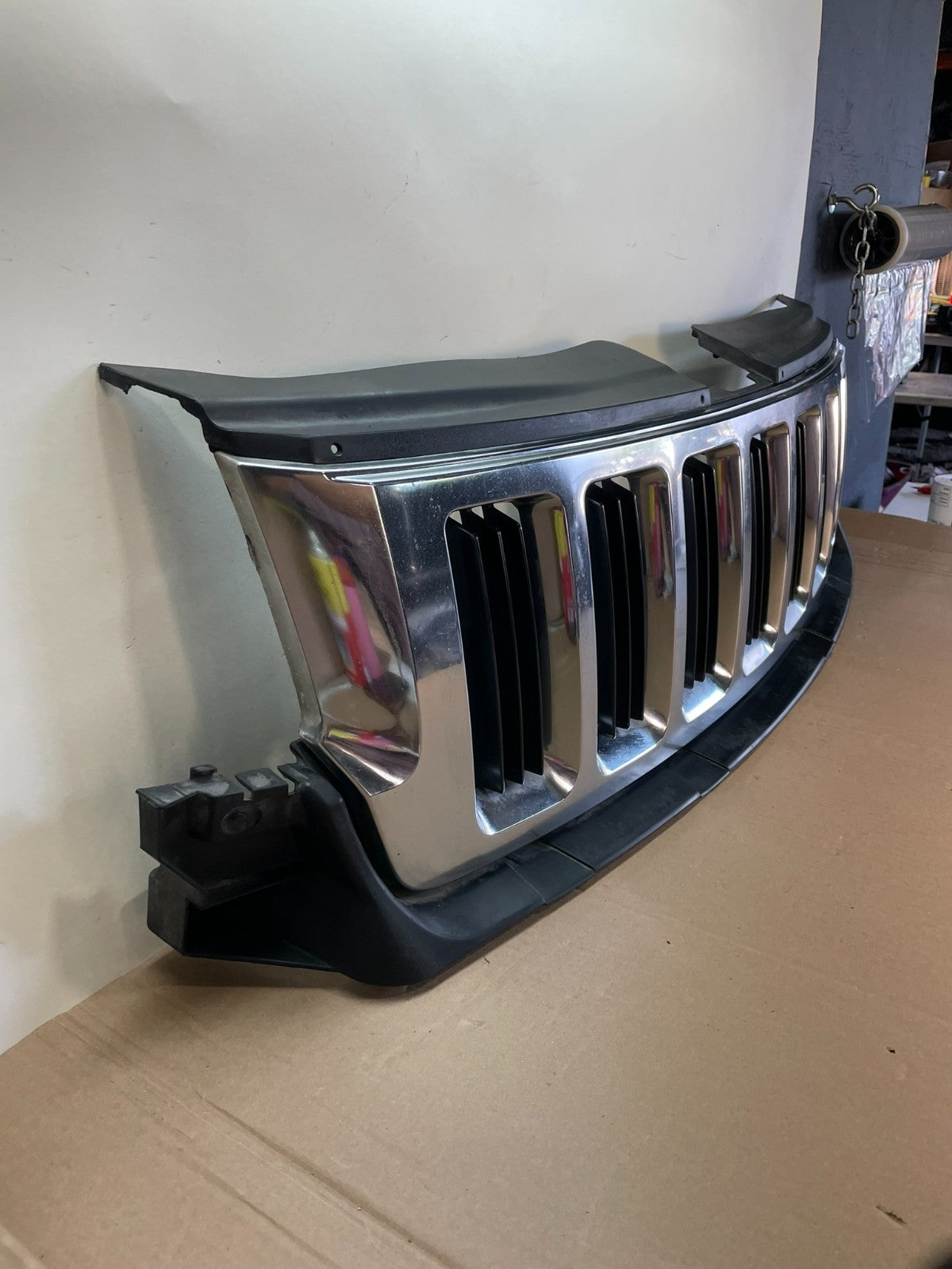 2011 to 2013 Jeep Grand Cherokee Front Upper Grill Grille Aftermarket AI0670 DG2