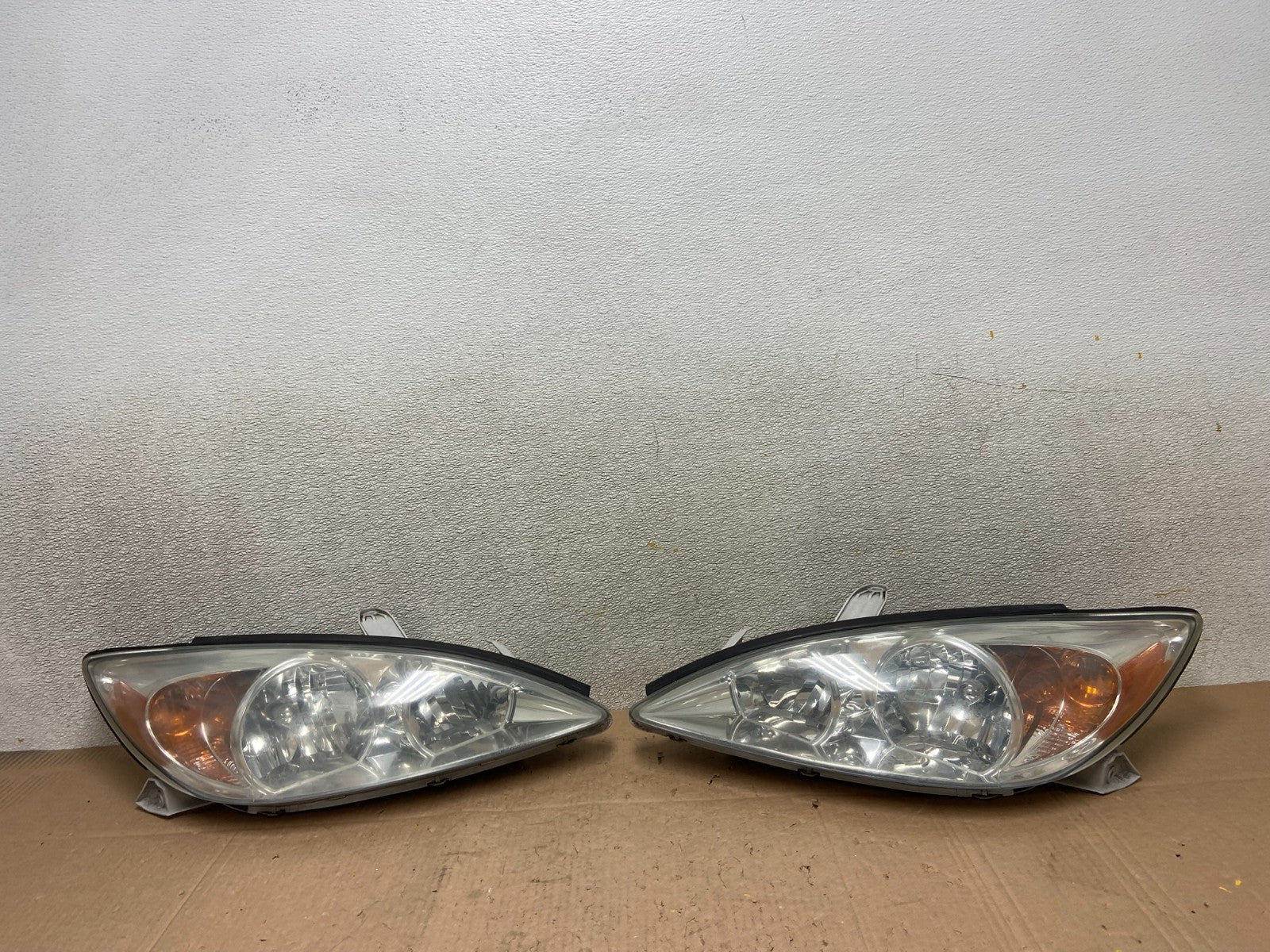 2002 2003 2004 Toyota Camry Left+Right Set Side Halogen Headlights Y2900 DW0