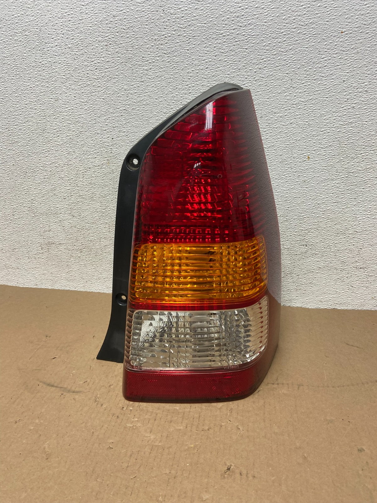 2001 2002 2003 2004 Mazda Tribute Right Passenger Rh Tail Light AD6462 DW0