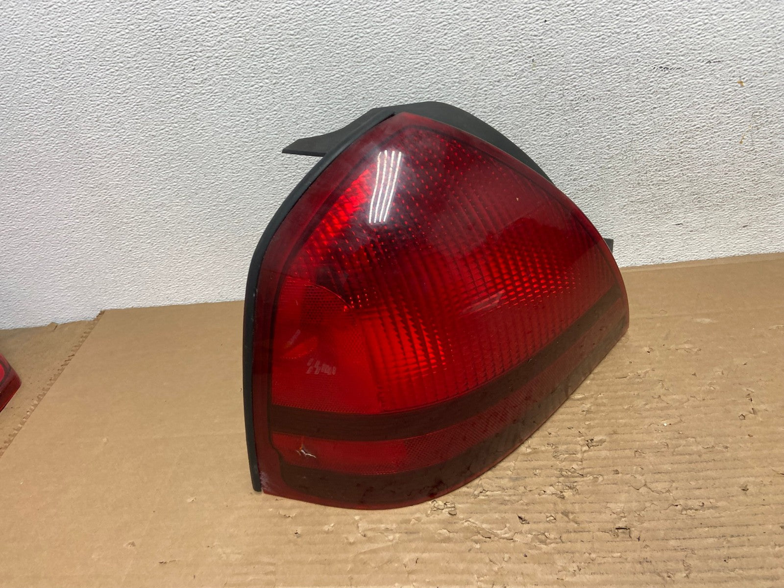 2003-2011 Mercury Grand Marquis Left Driver Lh Side Tail Light AD4316 LK2