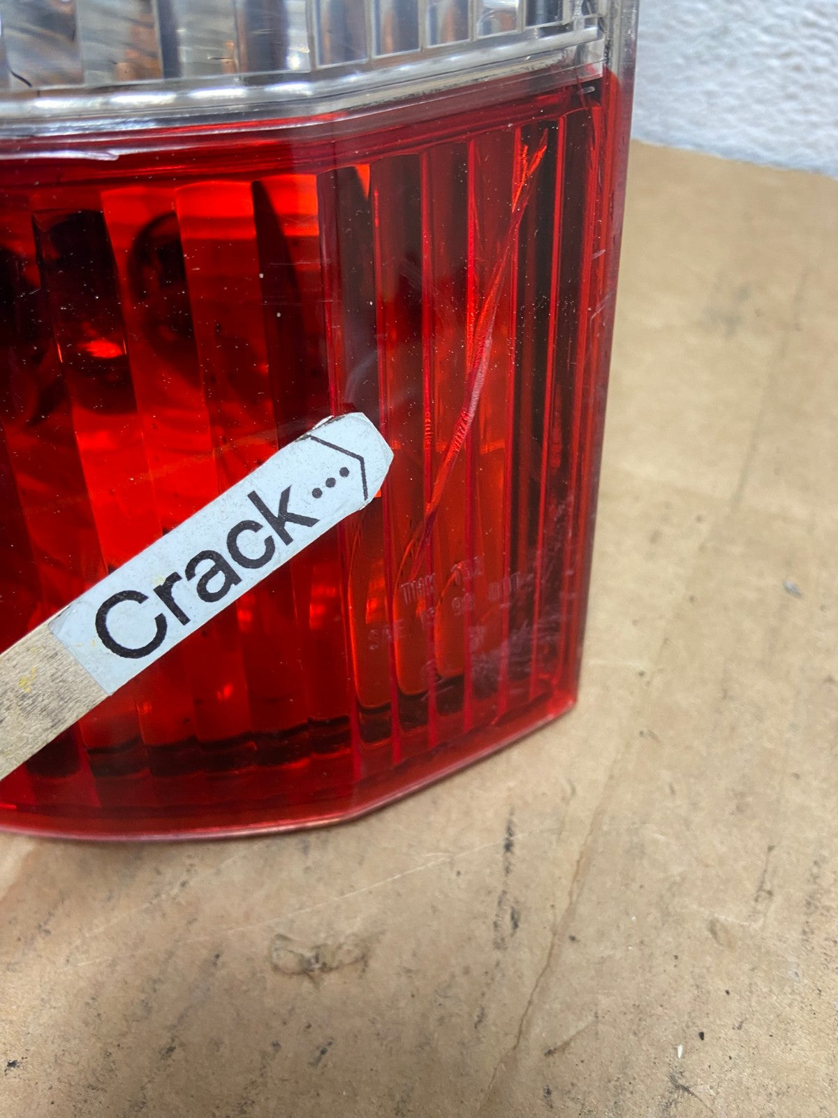 2001 - 2004 Volvo XC70 V70 Left Driver LH Side Tail Light Upper AD4594 LK4