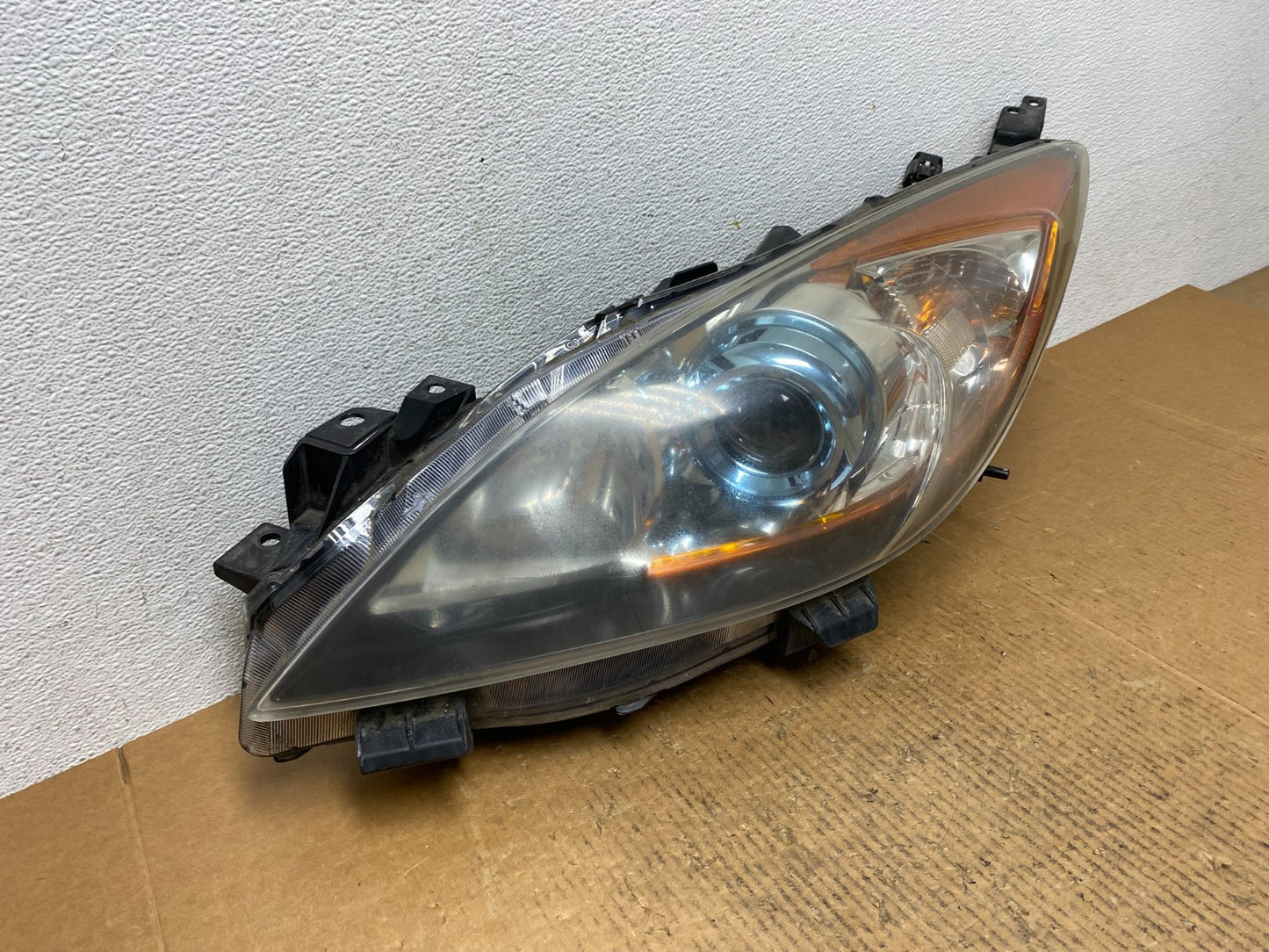 2010 - 2013 Mazda 3 Halogen Left Driver Halogen Headlight AE1239 DW2