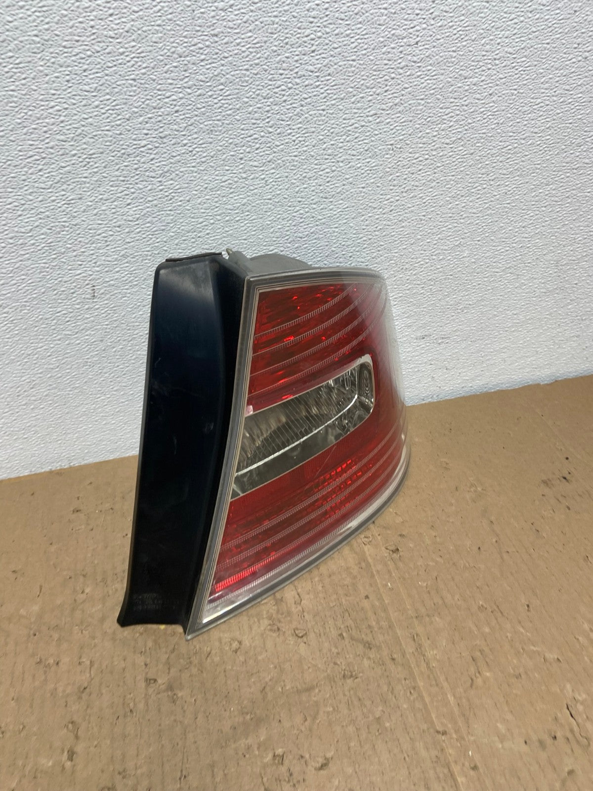 2005 to 2007 Subaru Legacy Outback Right Passenger RH Tail Light AB6741 LK2