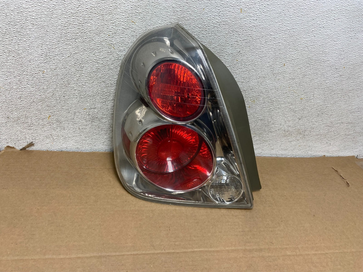 2005 to 2006 Nissan Altima Left Driver Side Tail Light AH3099 DW0