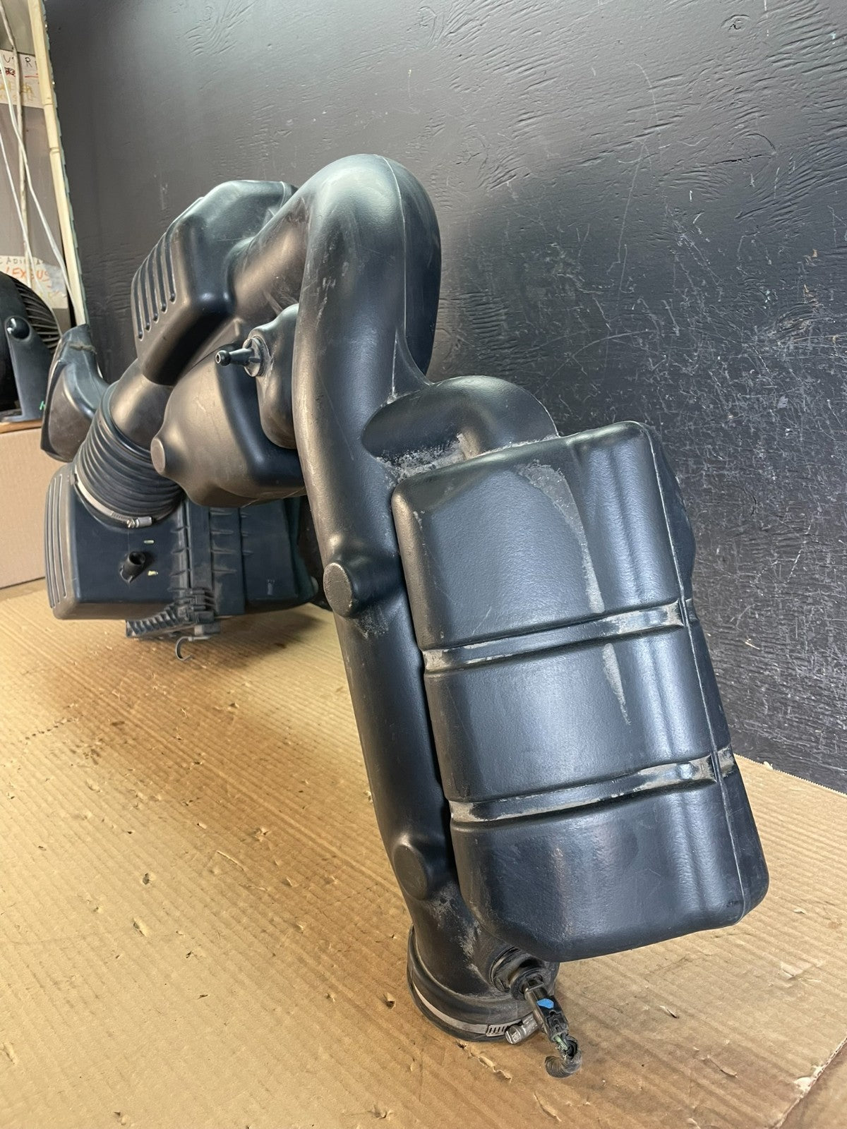 2011 - 2013 Dodge Durango 3.6L Resonator Air Intake Tube AF3512 DW1