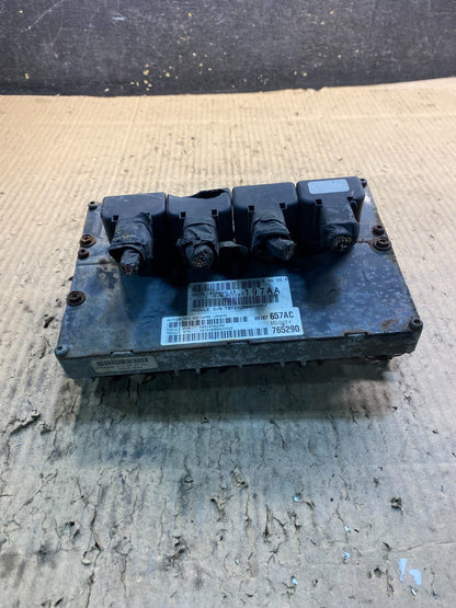 2005 Chrysler  Caravan  3.3L Engine Control Unit ECU P05187657AC y1541 DG0